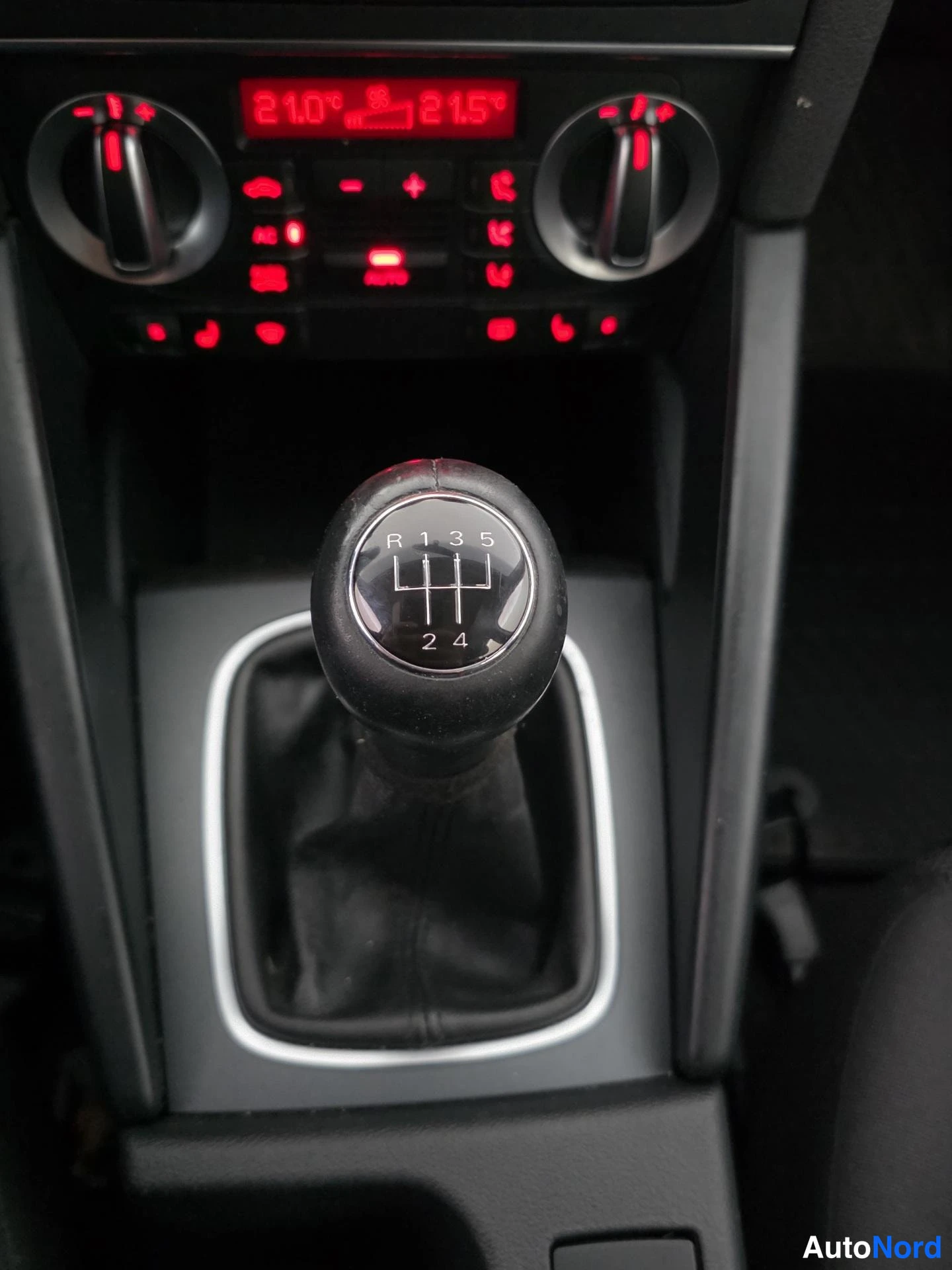 Harmaa Audi A3 2012, yksityiskohta, kuva 18