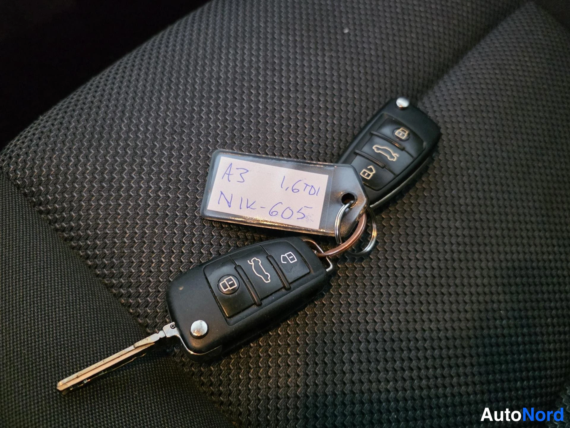 Harmaa Audi A3 2012, yksityiskohta, kuva 24