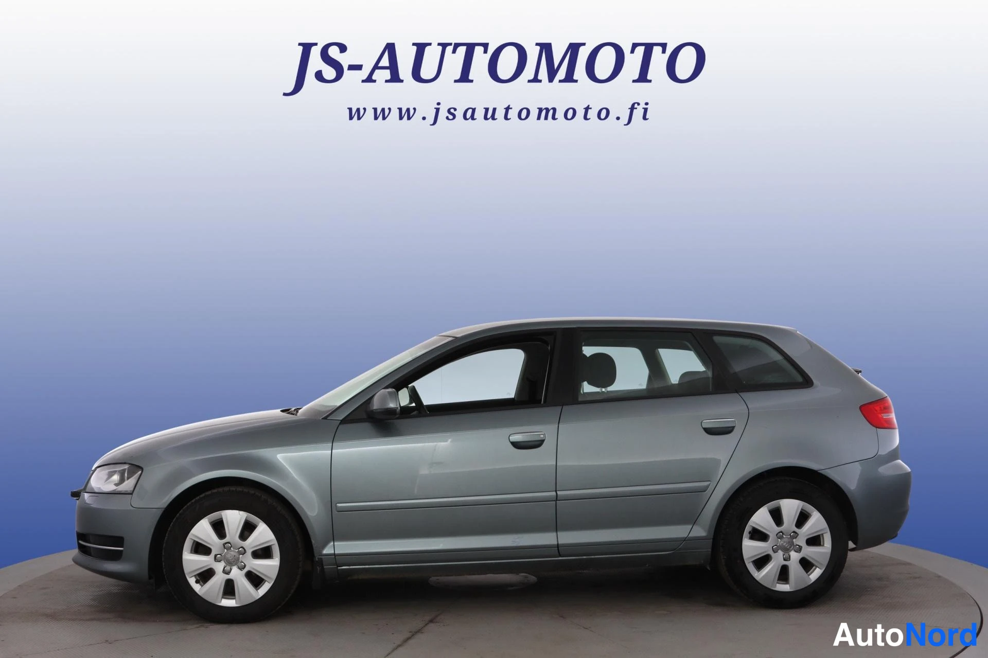 Harmaa Audi A3 2012, etuviisto, keula vasemmalle, kuva 2