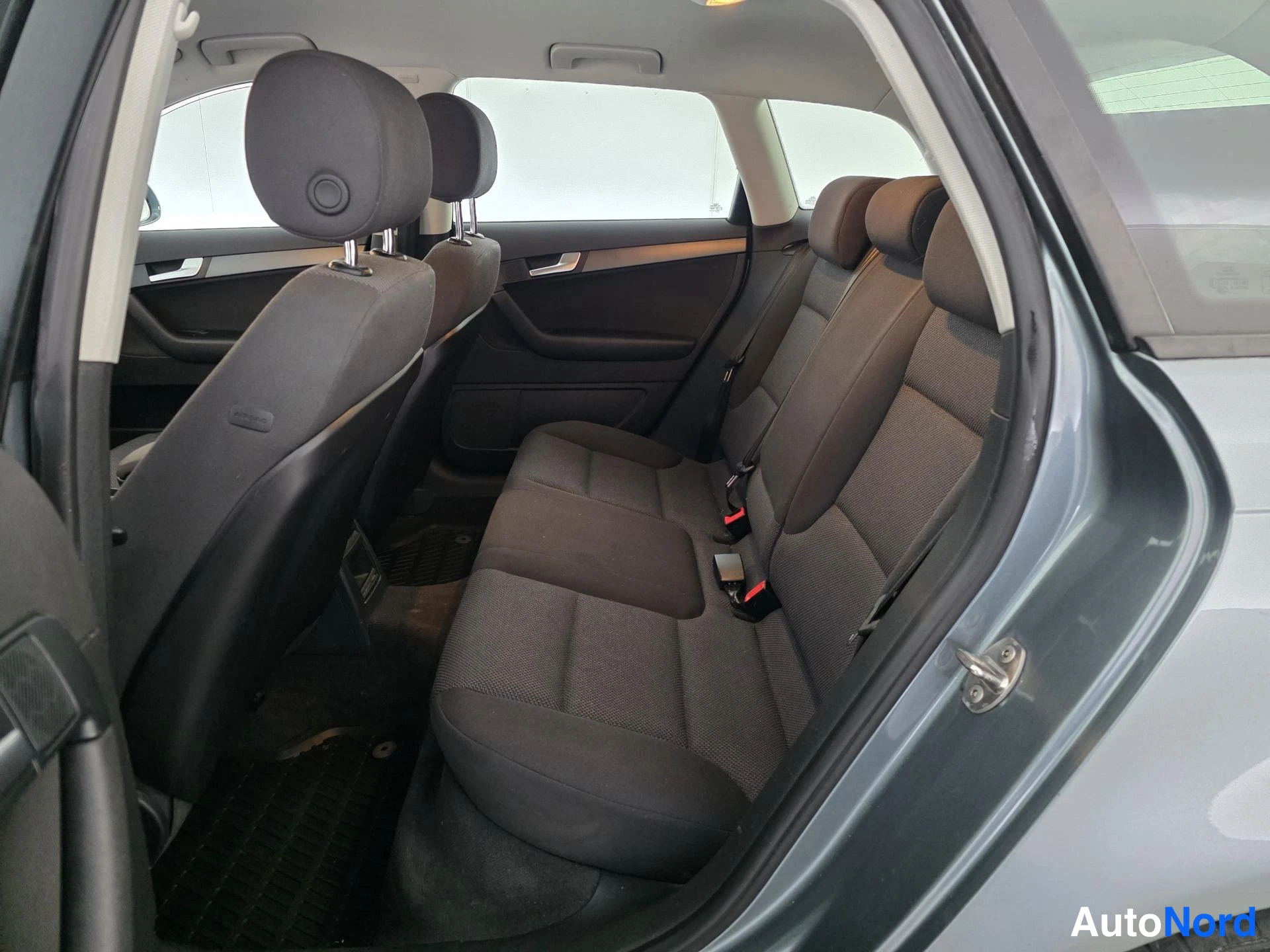 Harmaa Audi A3 2012, takaistuimet, kuva 14