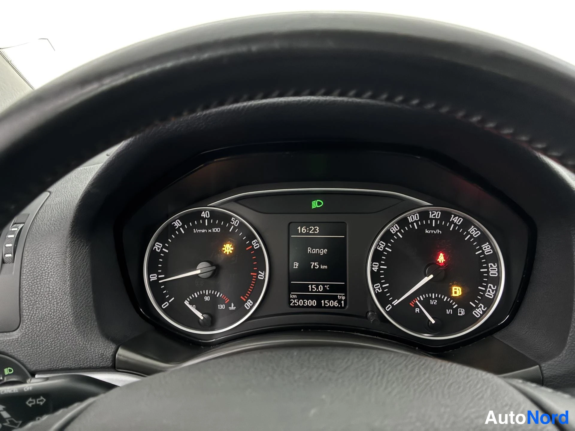 Vihreä Skoda Octavia 2010, yksityiskohta, kuva 15