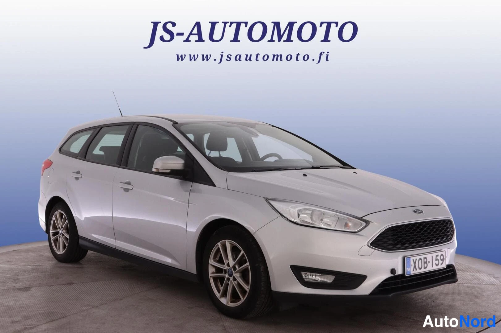 Harmaa Ford Focus 2016, etuviisto, keula oikealle, kuva 3