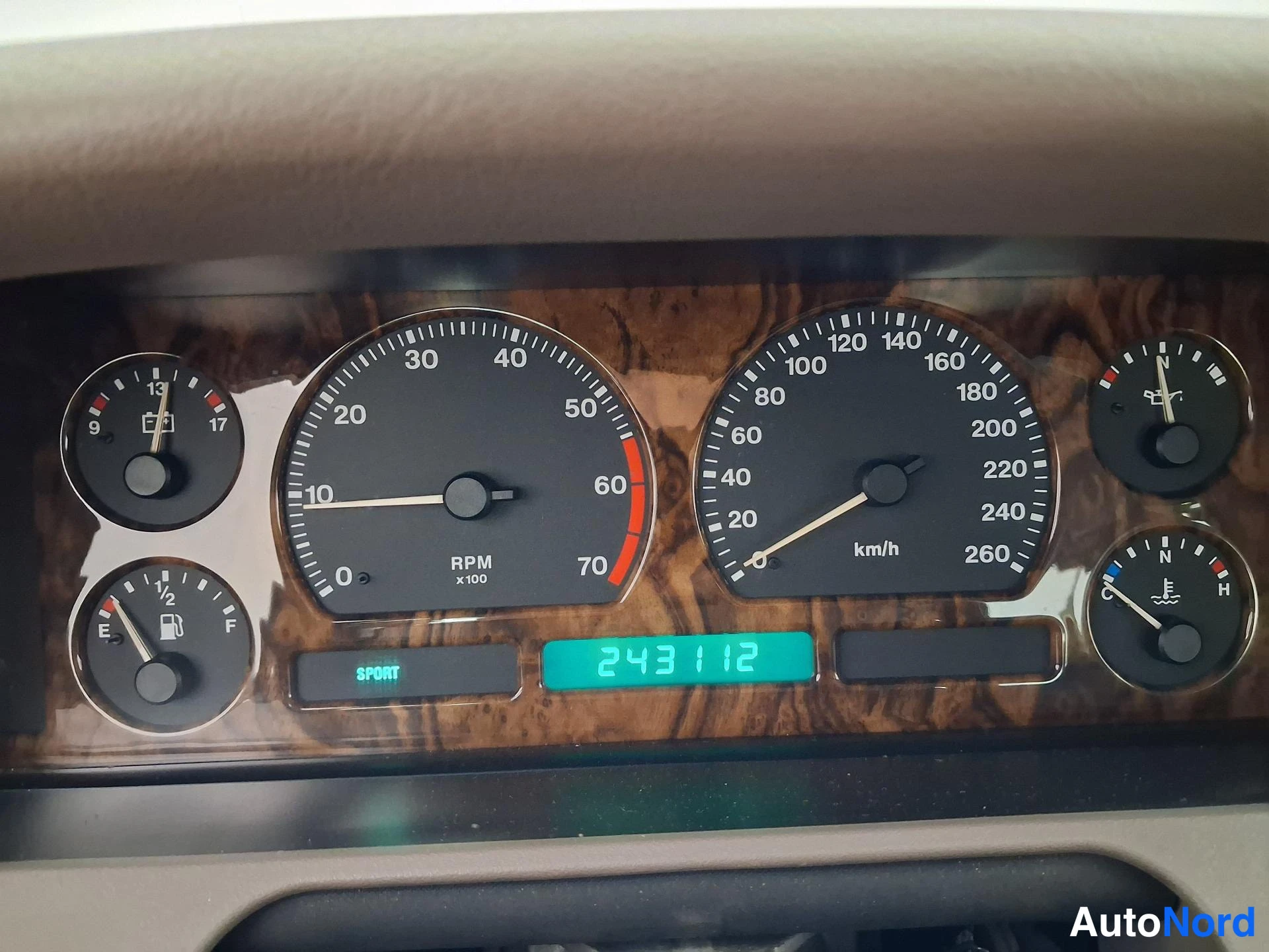 Sininen Jaguar XJ6 1996, yksityiskohta, kuva 16