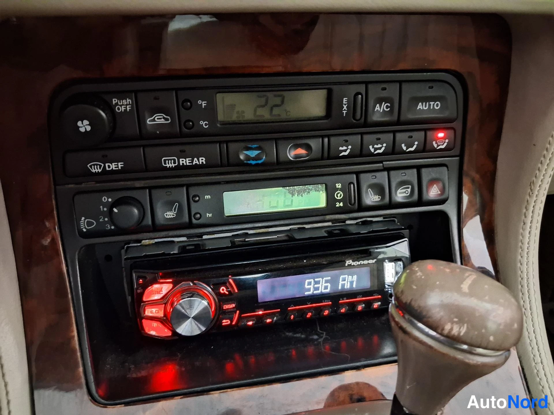 Sininen Jaguar XJ6 1996, yksityiskohta, kuva 17