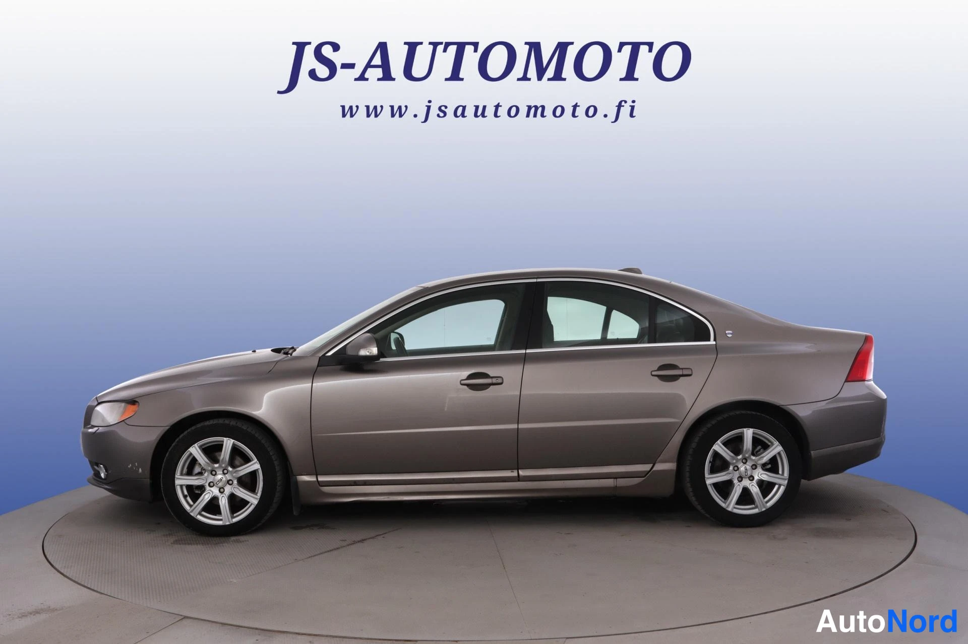 Harmaa Volvo S80 2007, etuviisto, keula vasemmalle, kuva 2