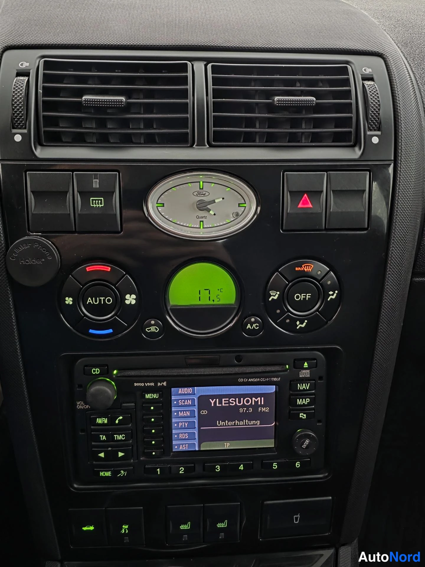 Musta Ford Mondeo 2003, yksityiskohta, kuva 19