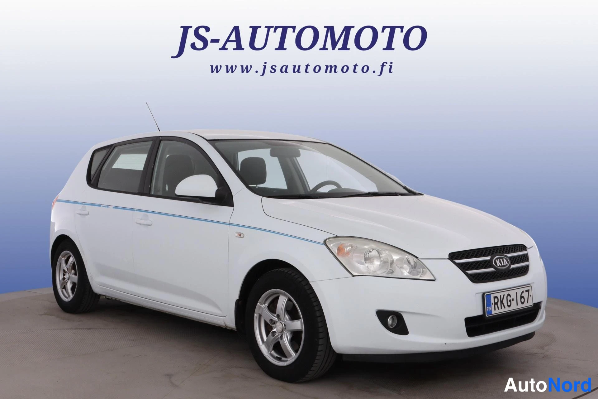 Valkoinen Kia Ceed 2007, etuviisto, keula oikealle, kuva 2