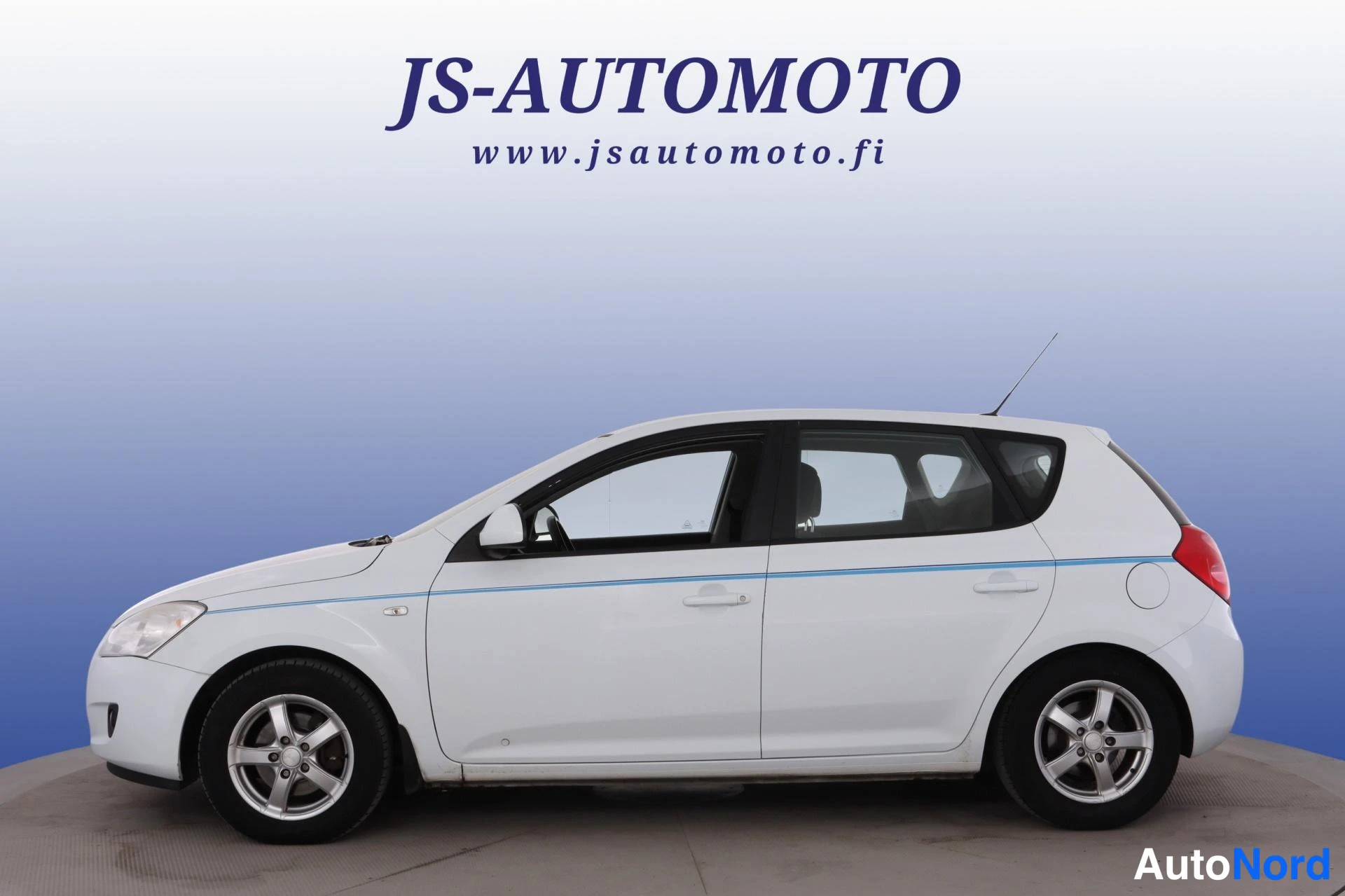Valkoinen Kia Ceed 2007, sivulta, kuva 4