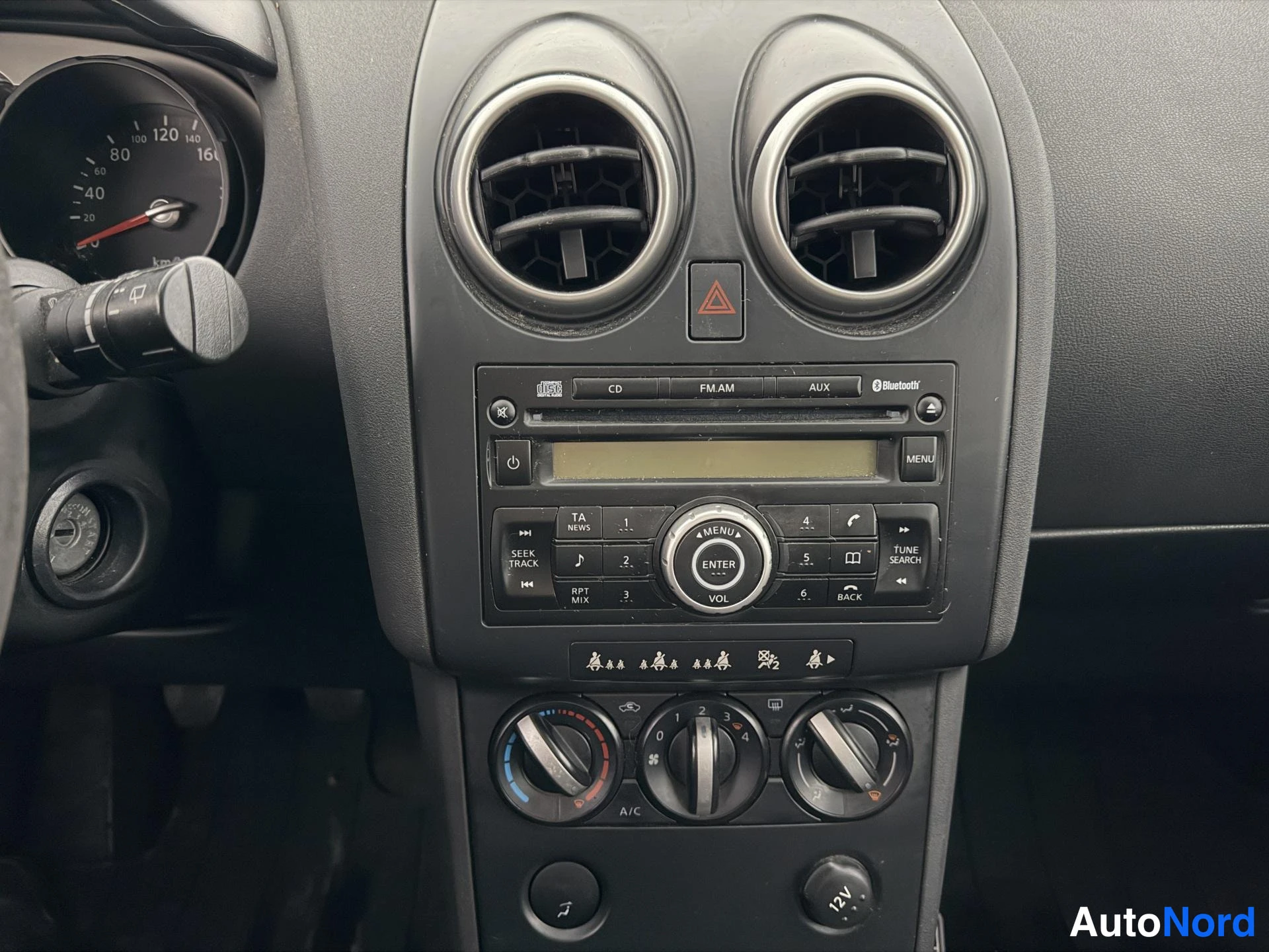 Ruskea Nissan Qashqai+2 2009, yksityiskohta, kuva 20