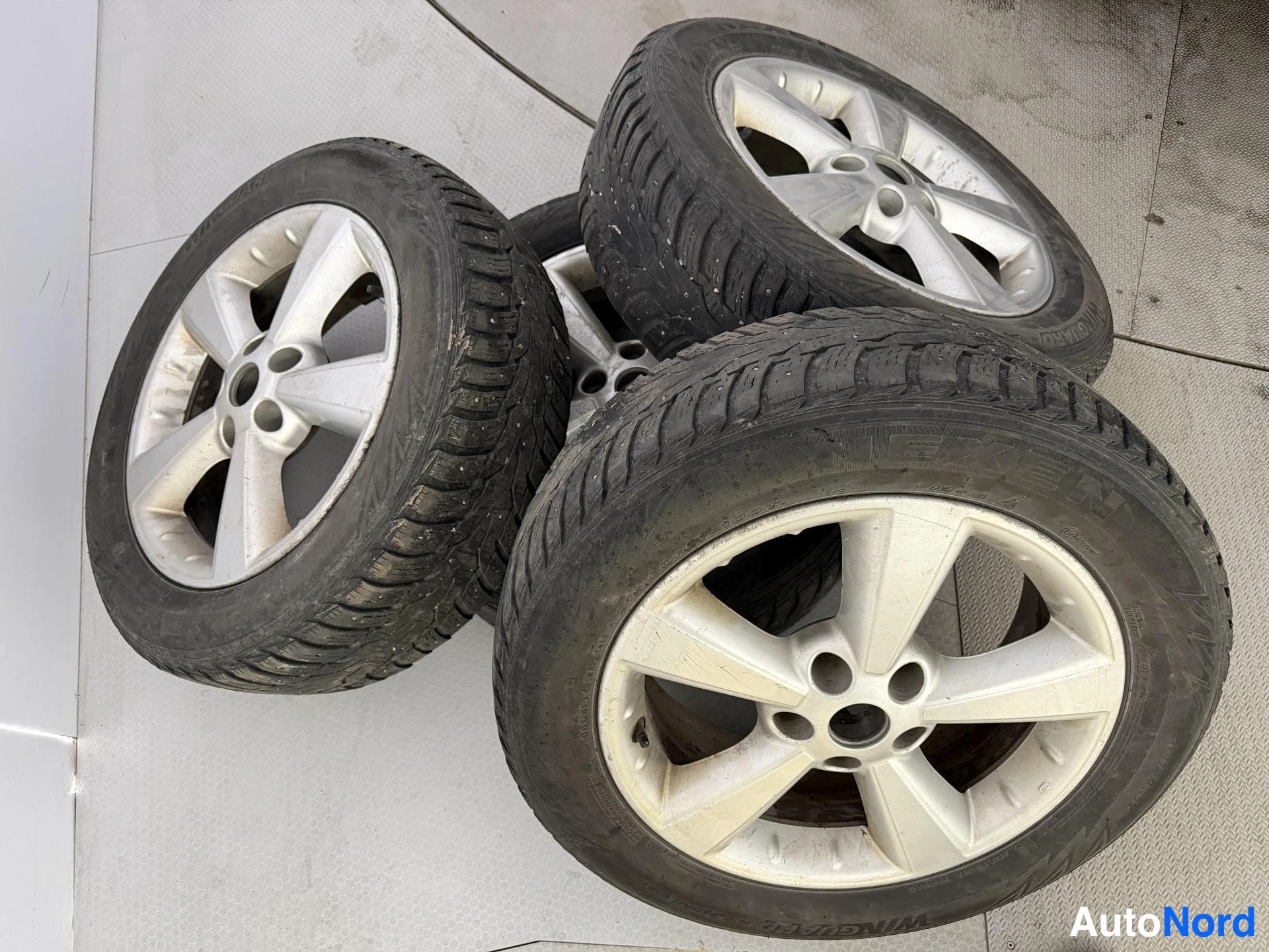 Ruskea Nissan Qashqai+2 2009, yksityiskohta, kuva 21