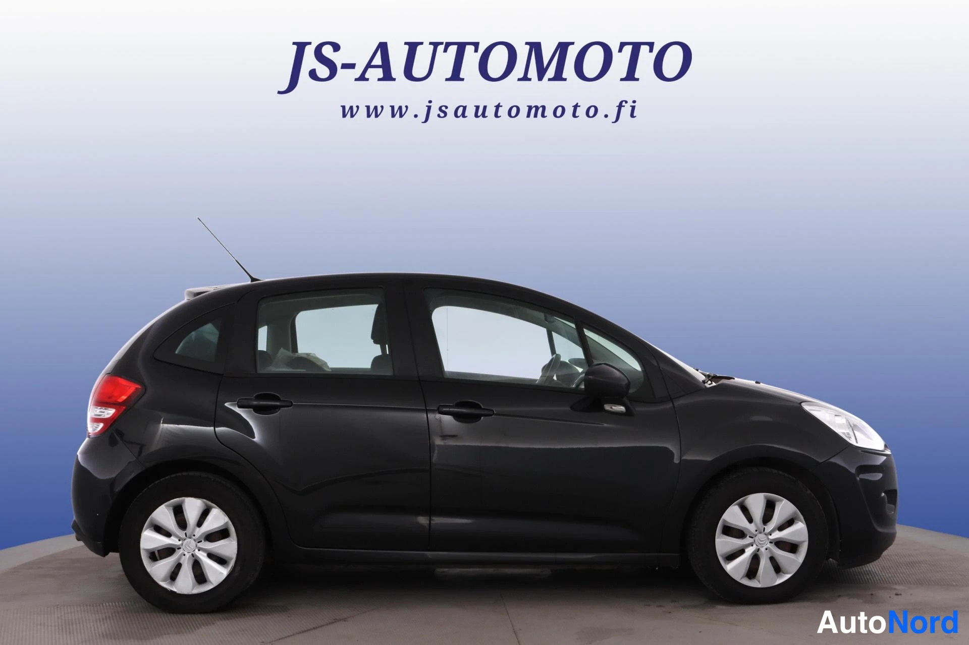 Musta Citroen C3 2011, etuviisto, keula oikealle, kuva 3