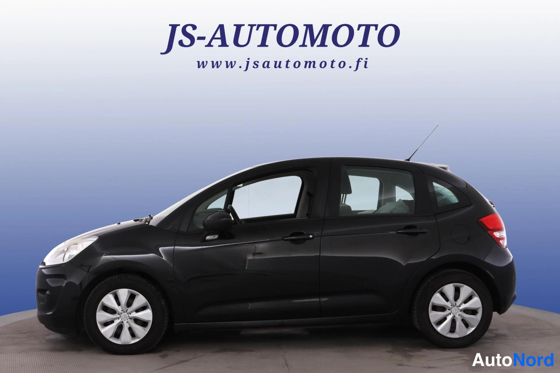 Musta Citroen C3 2011, etuviisto, keula vasemmalle, kuva 2