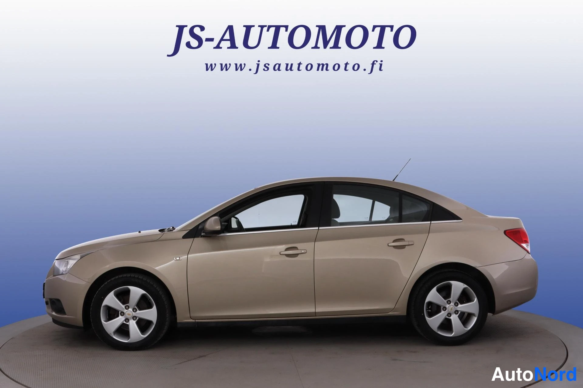Beige Chevrolet Cruze 2010, etuviisto, keula vasemmalle, kuva 2