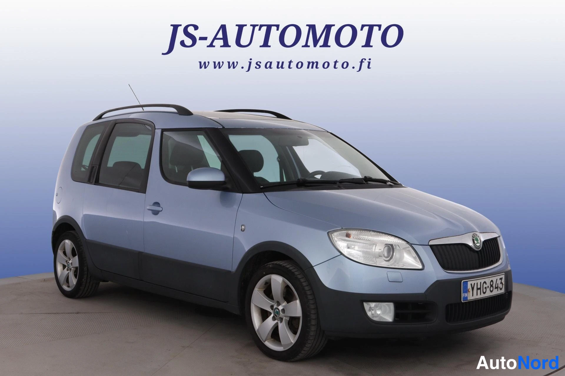 Blå Skoda Roomster 2008, snett framifrån, fronten åt höger, bild 4