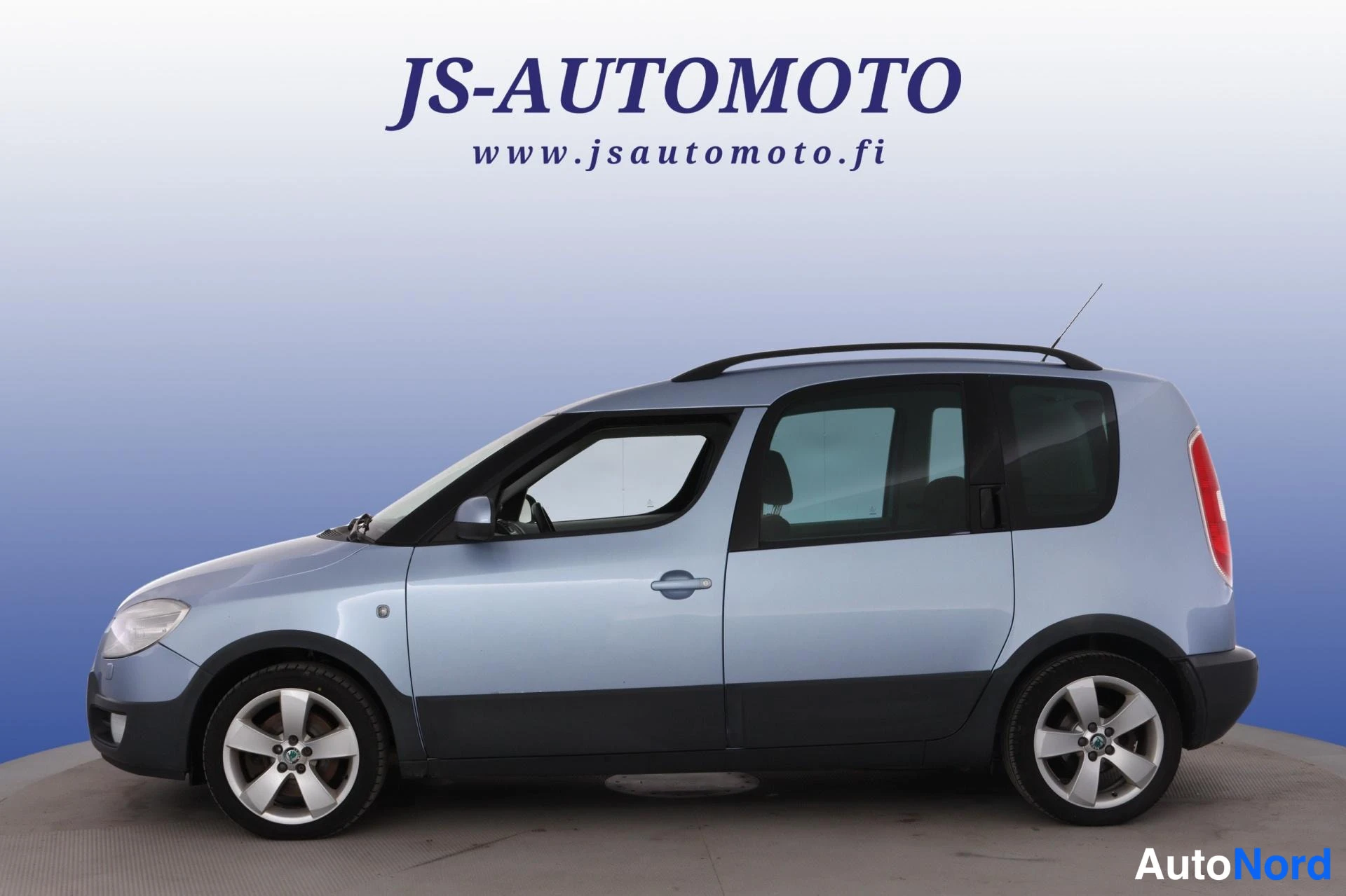 Blå Skoda Roomster 2008, snett framifrån, fronten åt vänster, bild 2