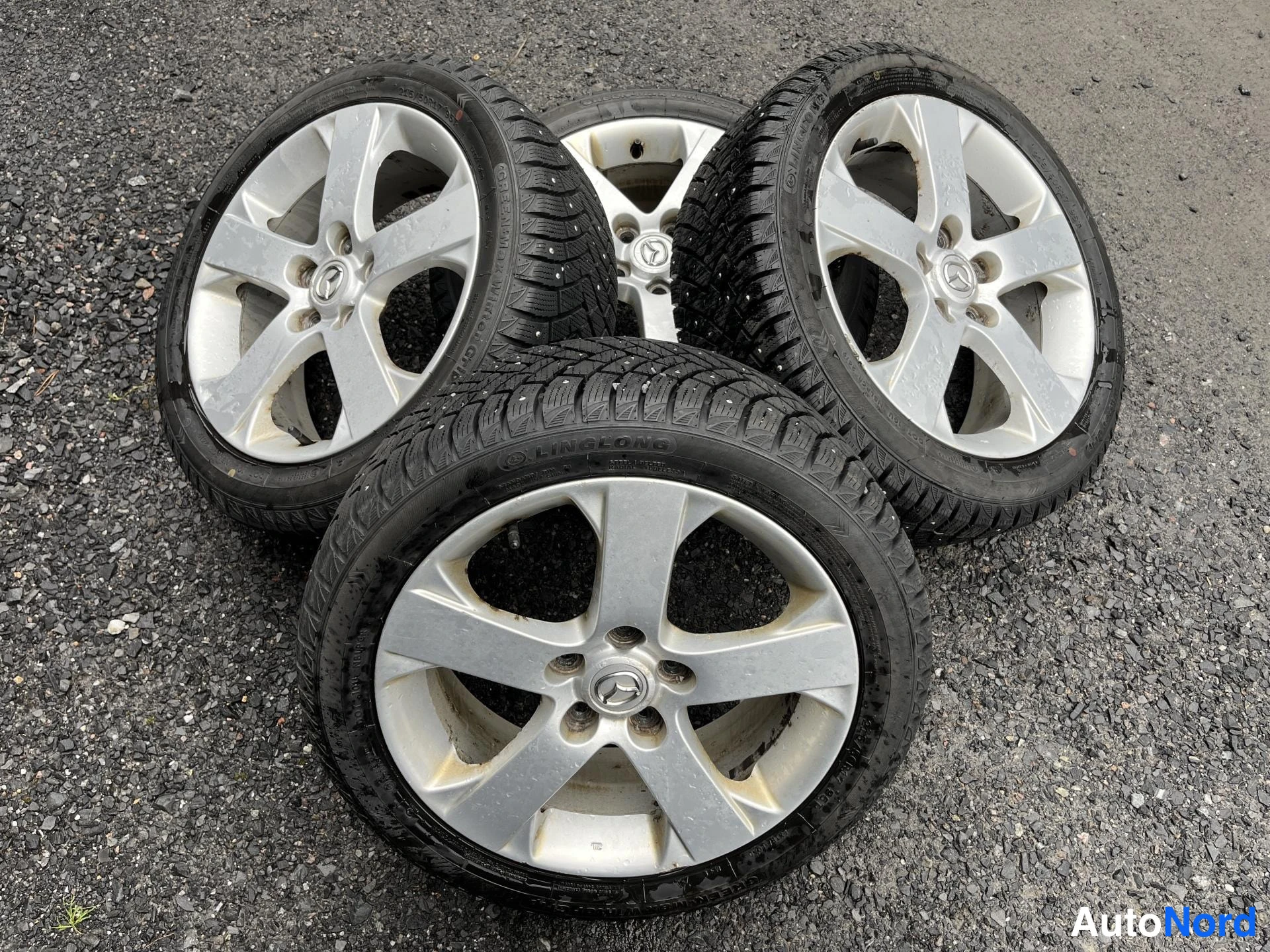 Sininen Mazda 5 2005, yksityiskohta, kuva 17