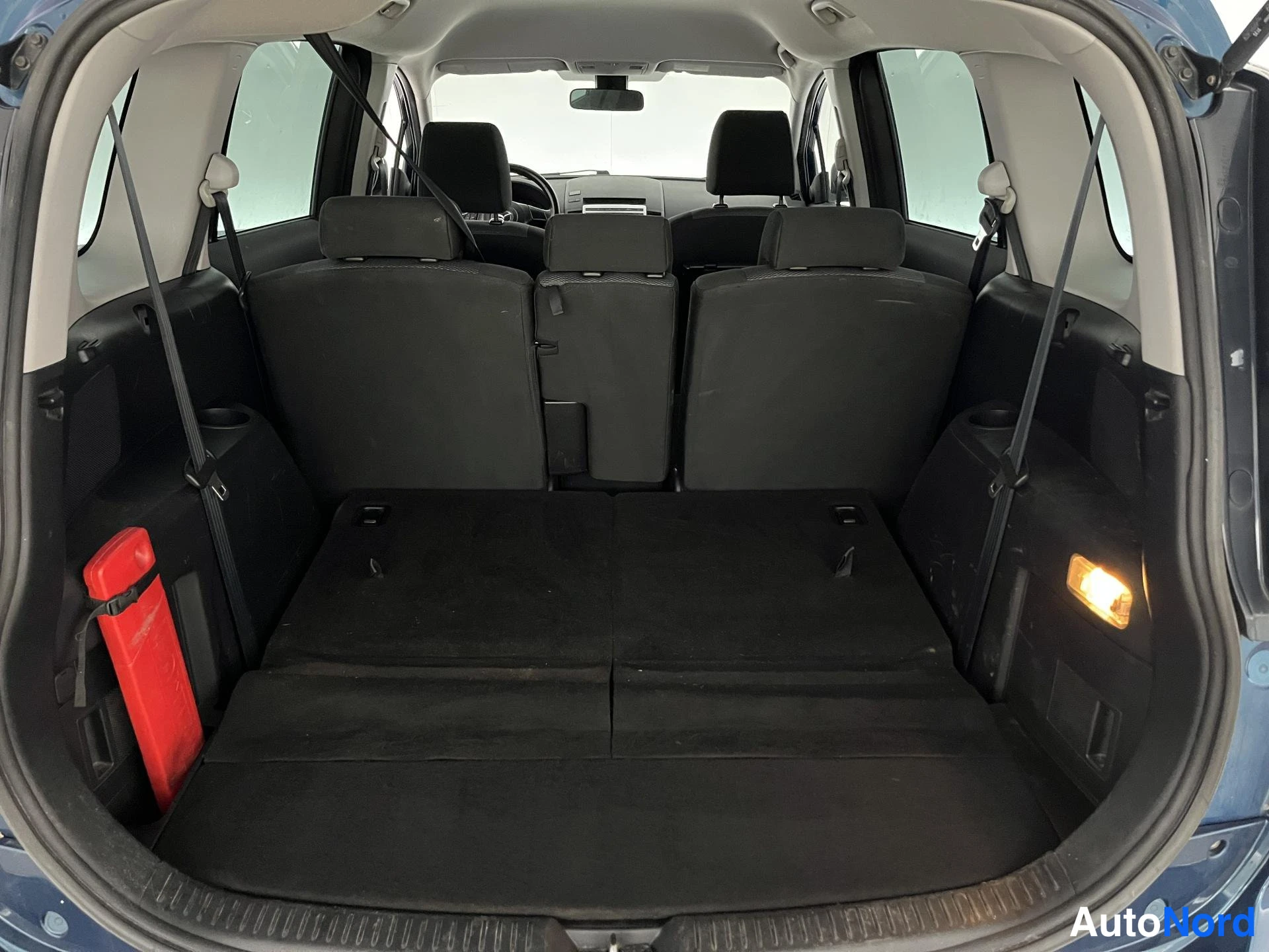 Sininen Mazda 5 2005, tavaratila, kuva 13