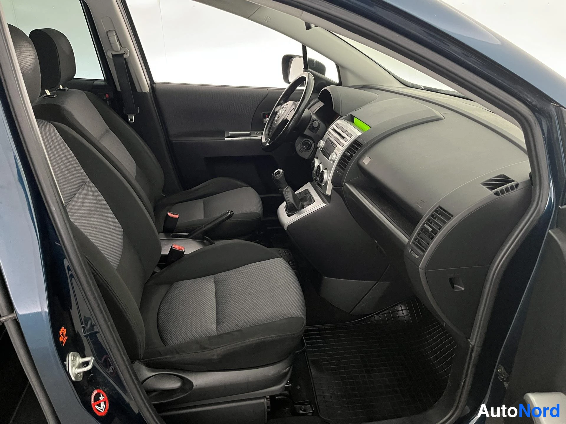 Sininen Mazda 5 2005, ohjaamo, kuva 8