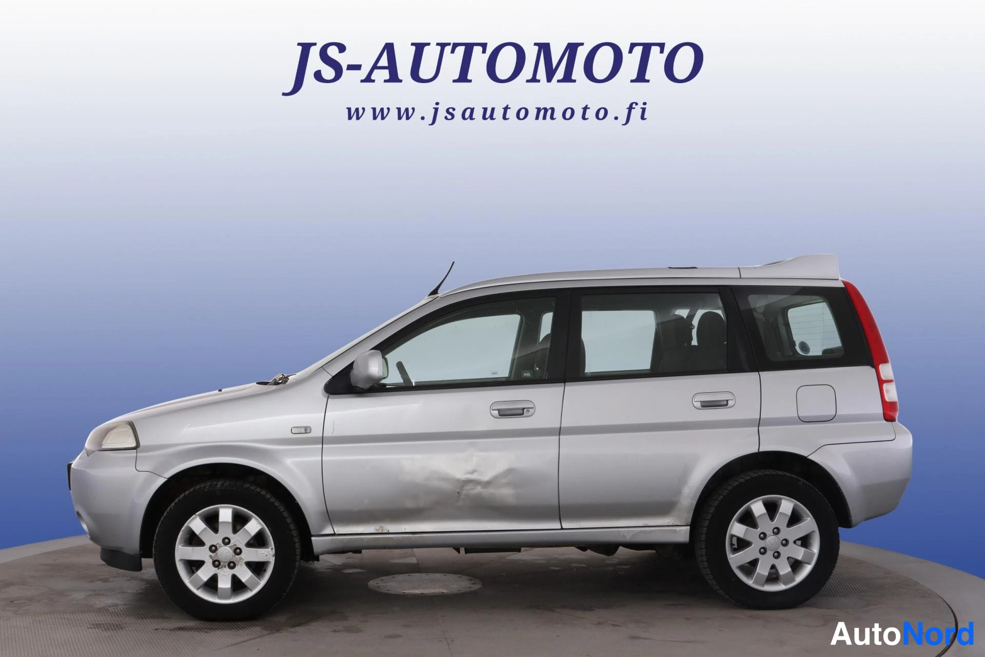 Grå Honda HR-V 2003, snett framifrån, fronten åt vänster, bild 2