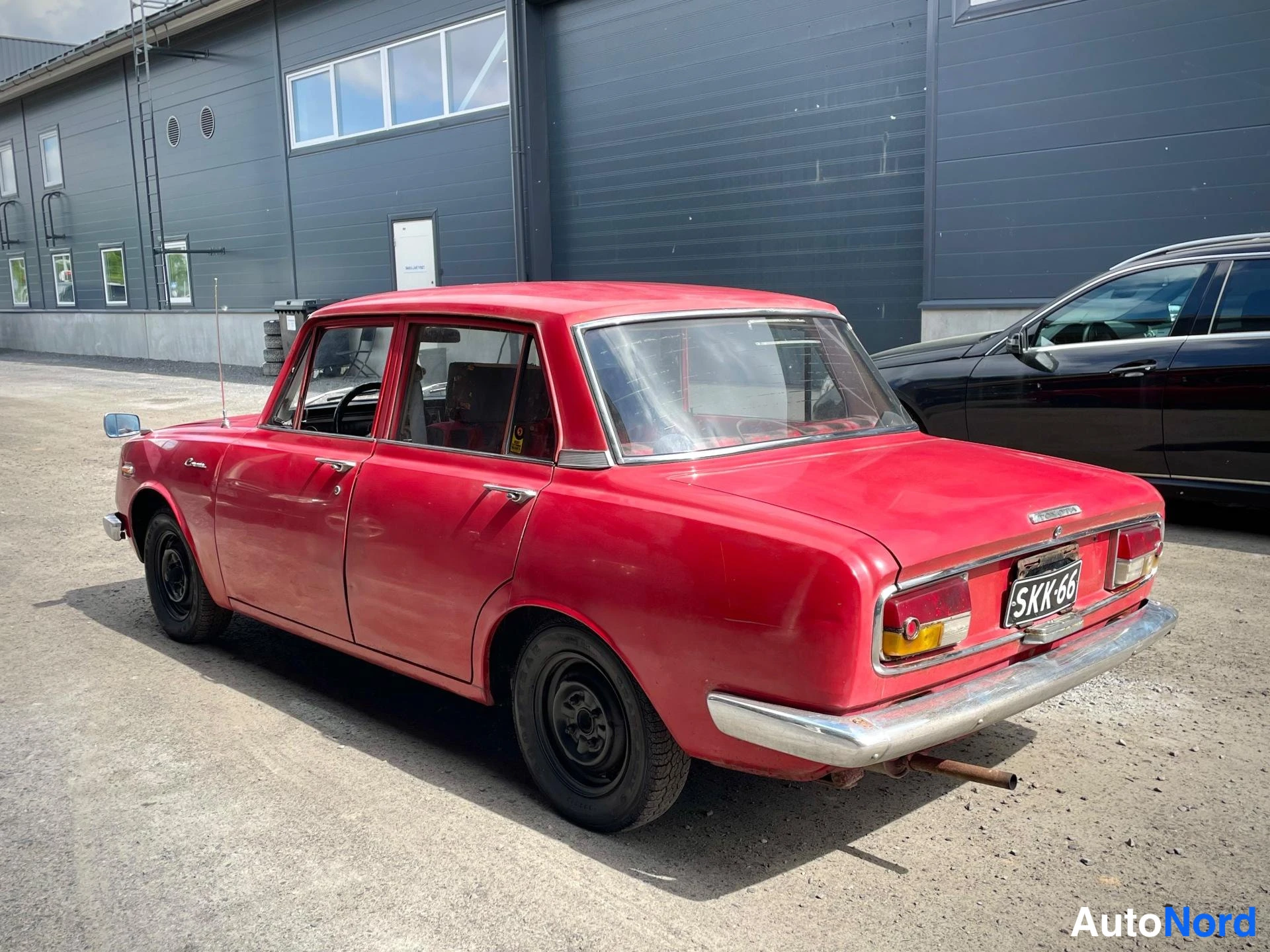Punainen Toyota Corona 1965, takaviisto, kuva 9