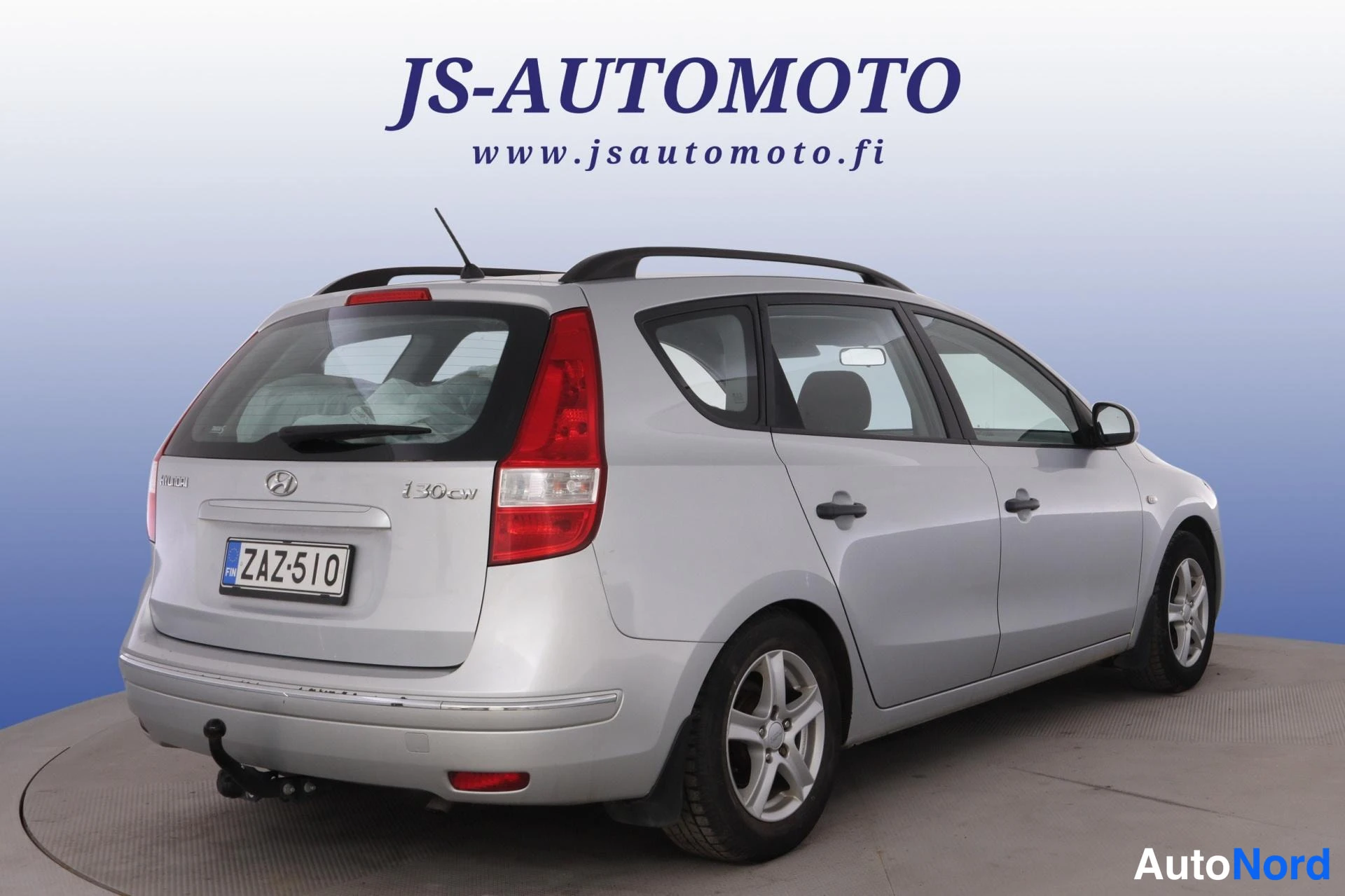 Silver Hyundai i30 2009, snett bakifrån, bild 5