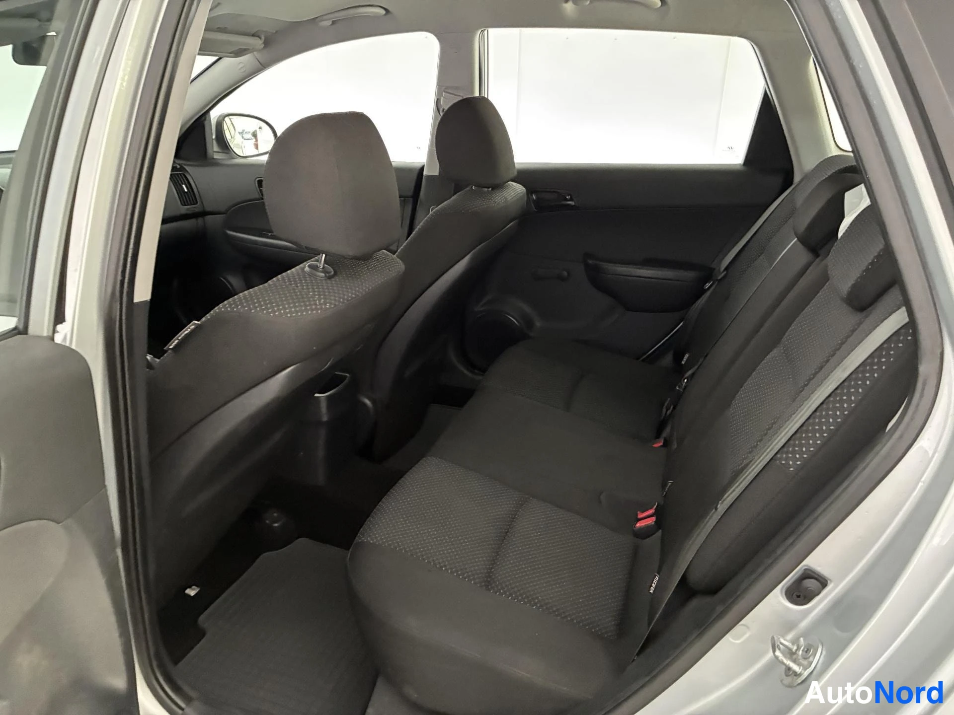 Silver Hyundai i30 2009, baksäten, bild 12