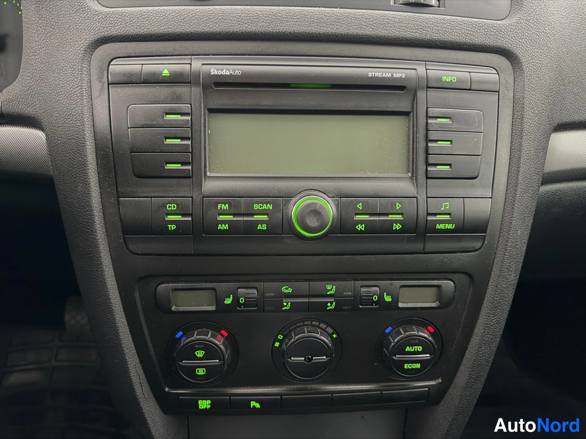 Vihreä Skoda Octavia 2008, yksityiskohta, kuva 15
