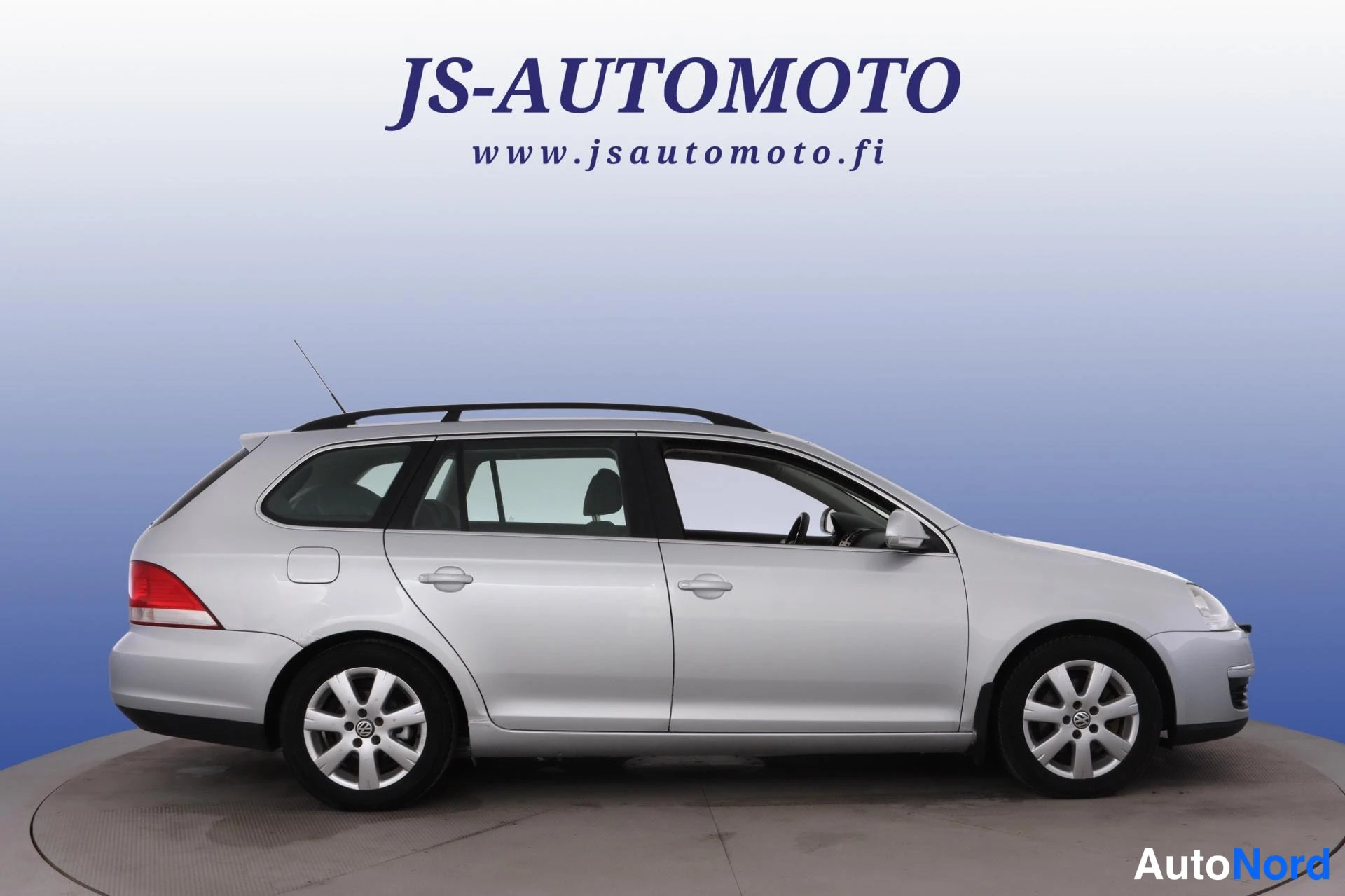 Harmaa Volkswagen Golf 2008, etuviisto, keula oikealle, kuva 4