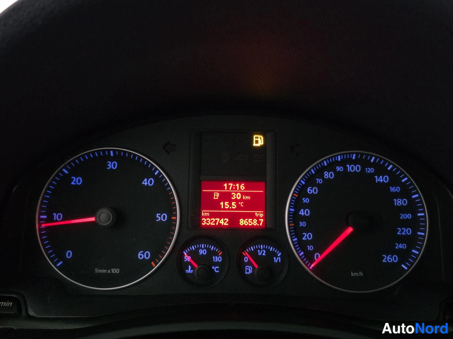 Harmaa Volkswagen Golf 2008, yksityiskohta, kuva 23