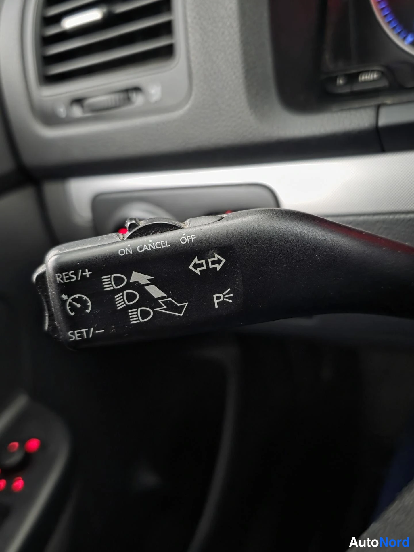 Harmaa Volkswagen Golf 2008, yksityiskohta, kuva 19