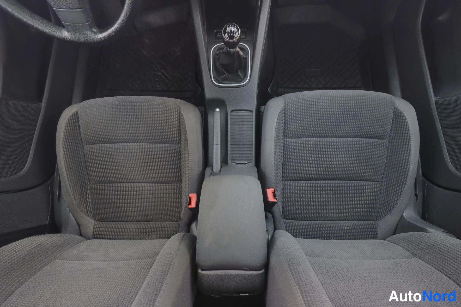 Harmaa Volkswagen Golf 2008, etuistuimet, kuva 12