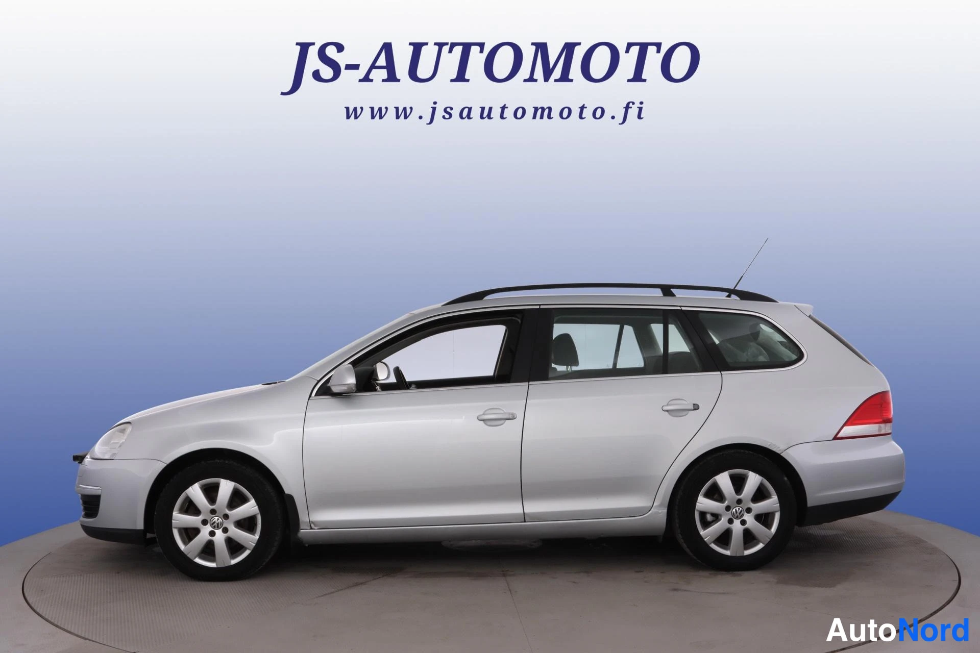 Harmaa Volkswagen Golf 2008, etuviisto, keula vasemmalle, kuva 2