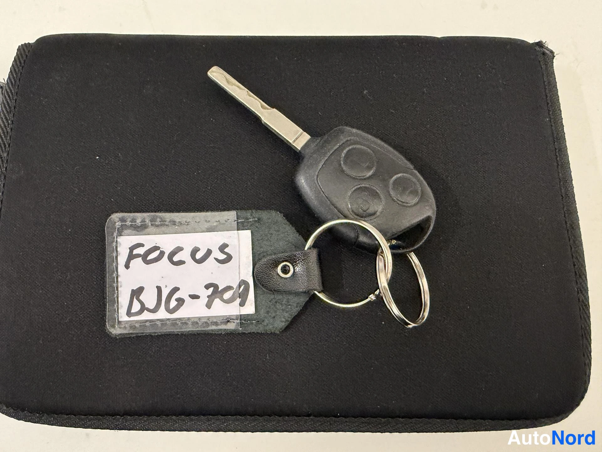 Sininen Ford Focus 2005, yksityiskohta, kuva 18