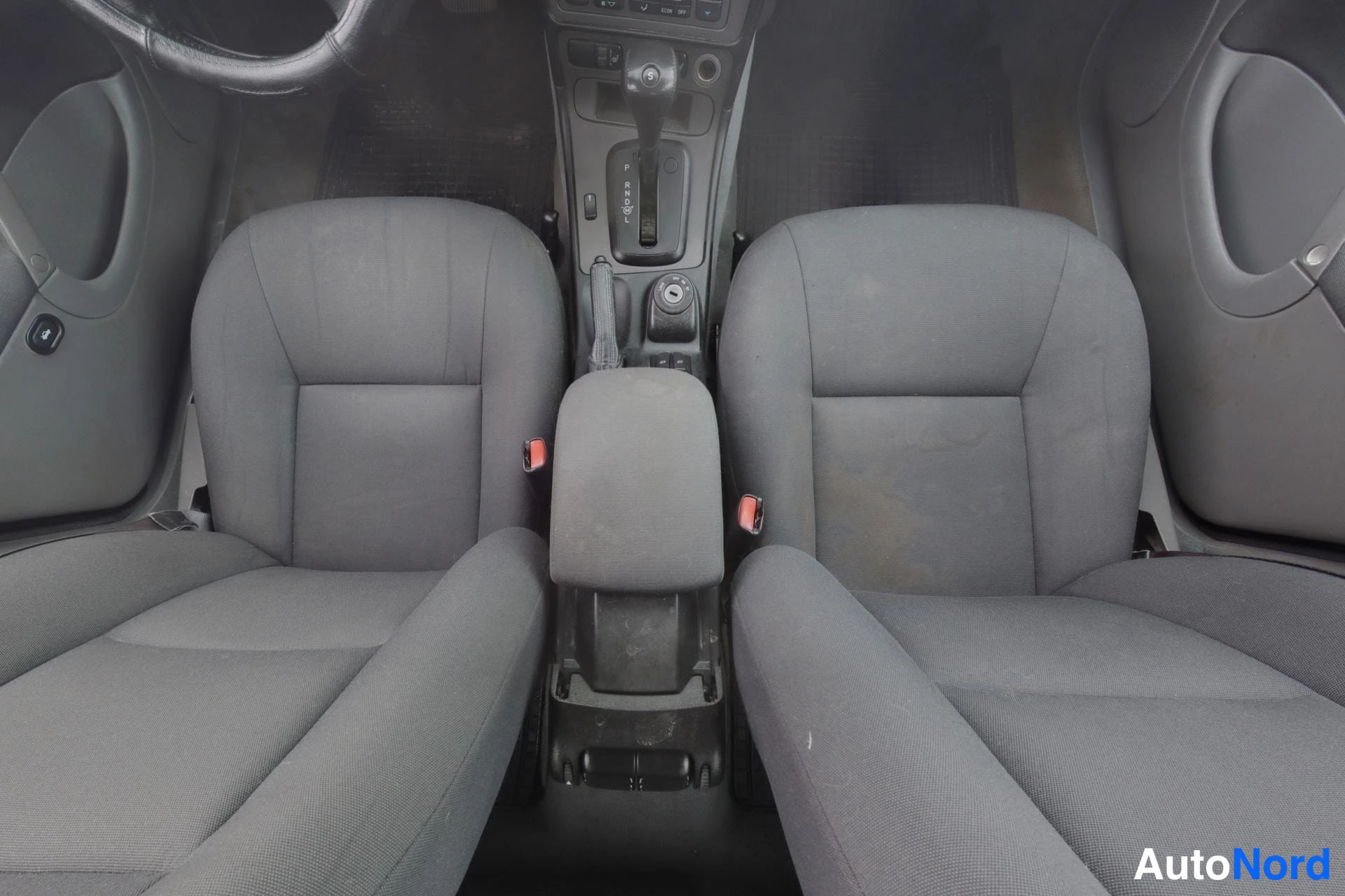 Svart Saab 9-5 2005, framsäten, bild 11