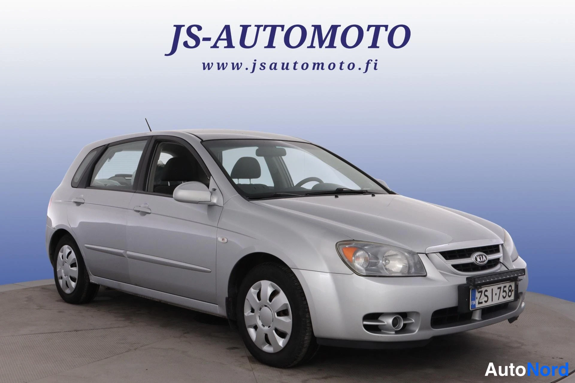 Harmaa Kia Cerato 2005, etuviisto, keula oikealle, kuva 2