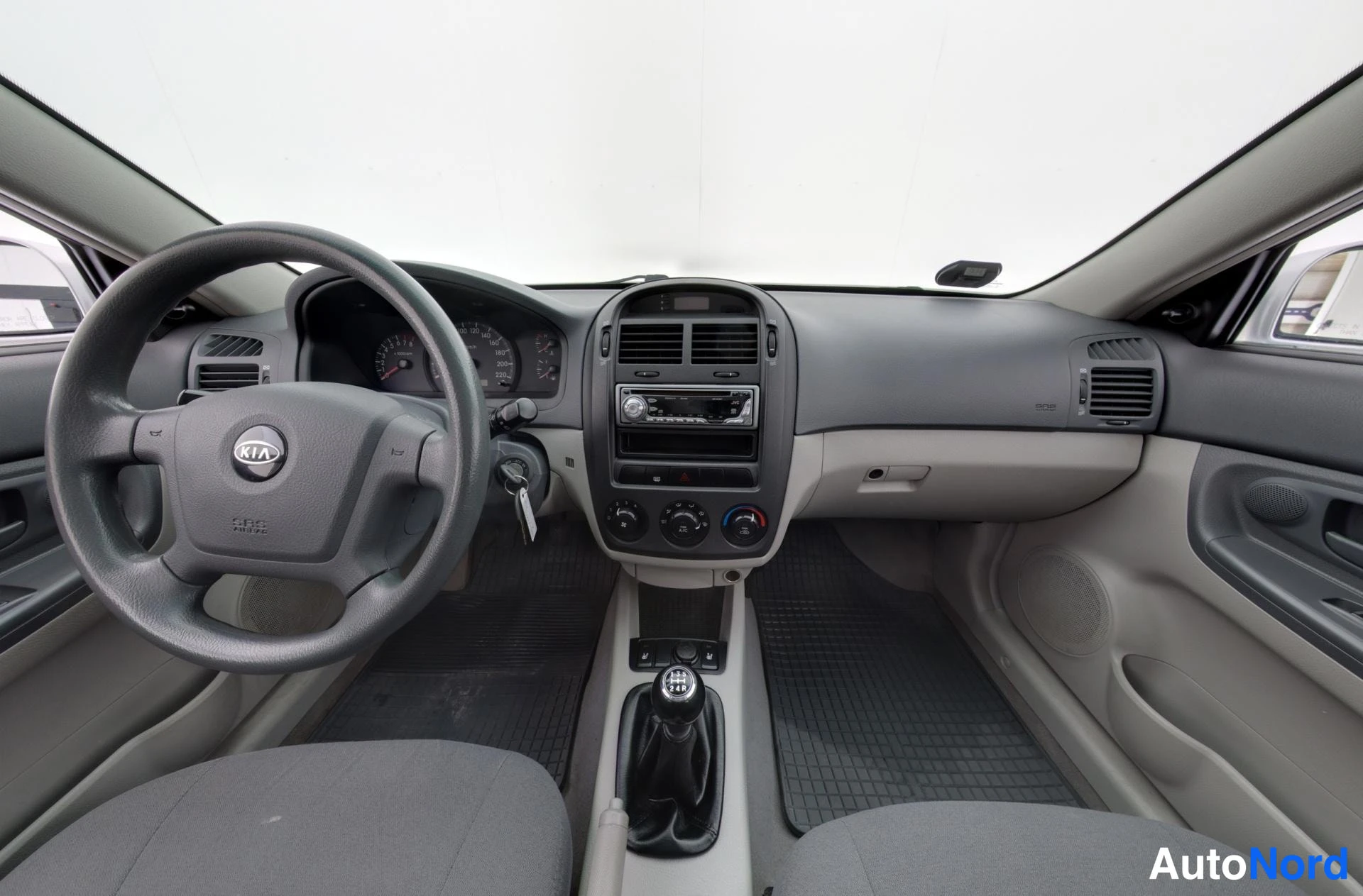 Harmaa Kia Cerato 2005, ohjaamo, kuva 8