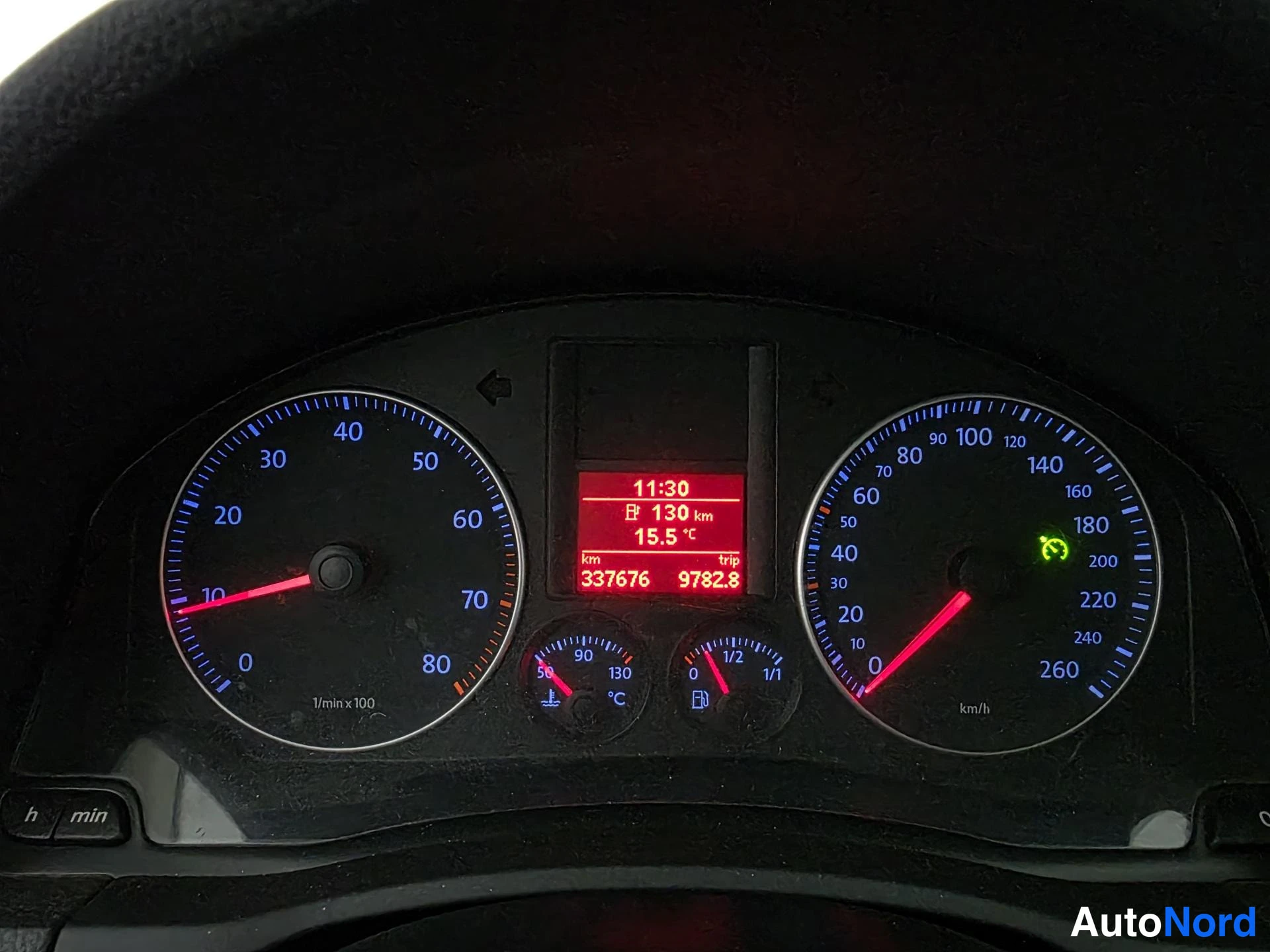 Valkoinen Volkswagen Golf 2007, yksityiskohta, kuva 14