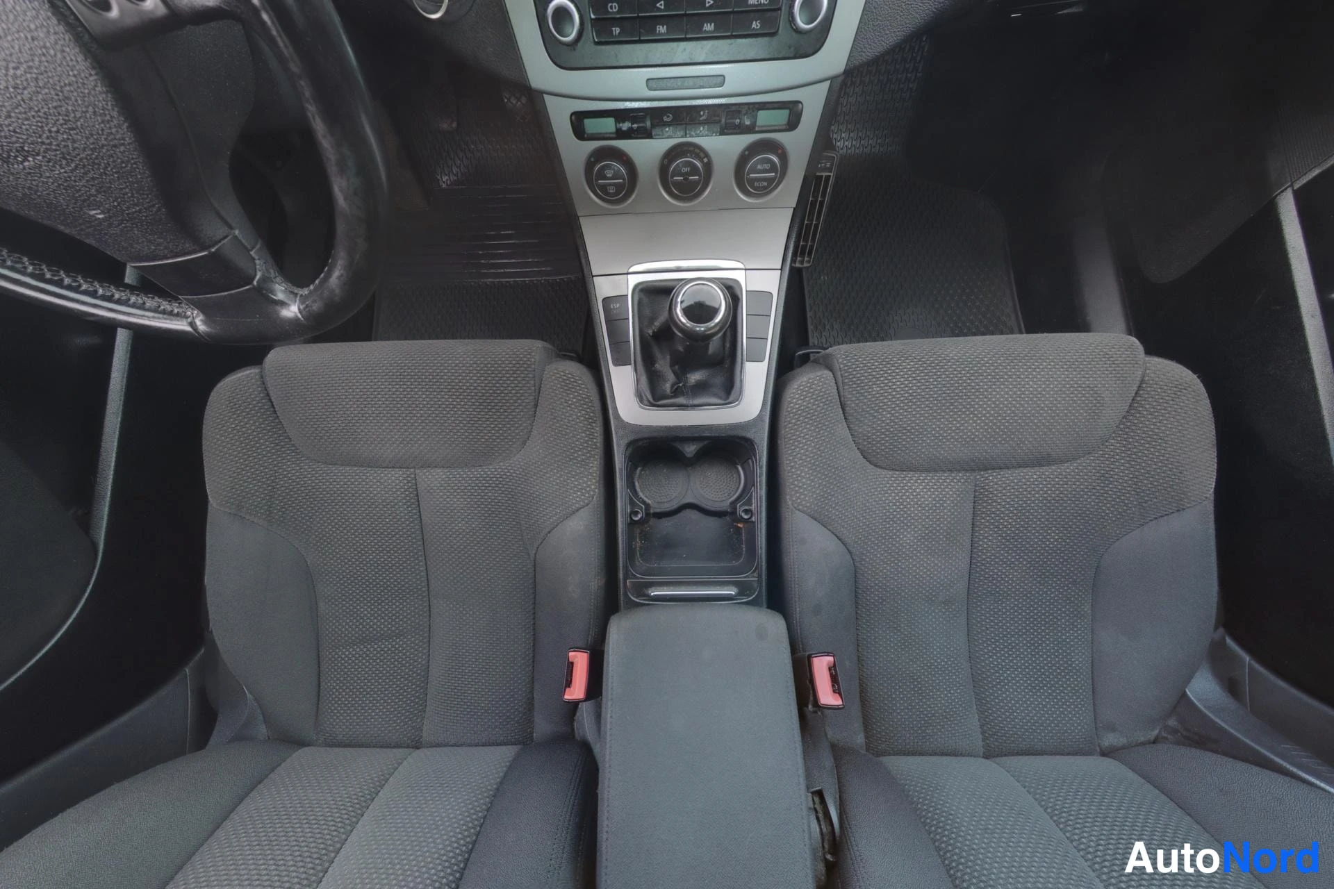 Beige Volkswagen Passat 2006, etuistuimet, kuva 11