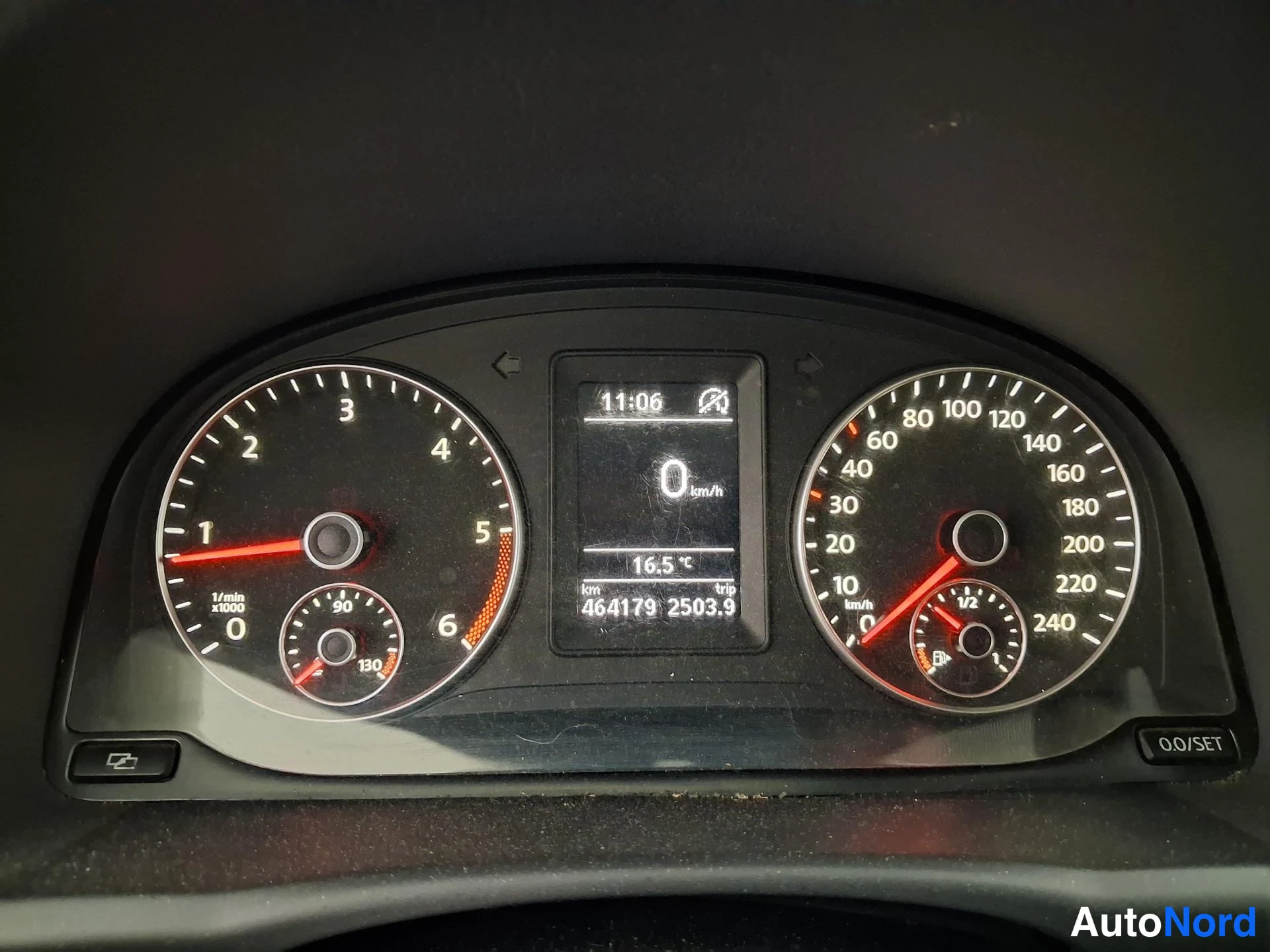 Musta Volkswagen Touran 2011, yksityiskohta, kuva 17