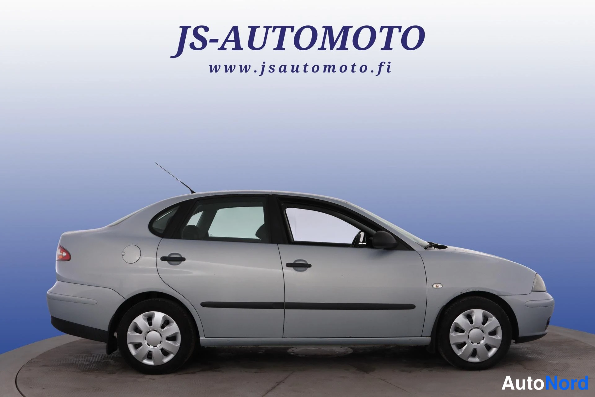 Sininen Seat Cordoba 2006, sivulta, kuva 3