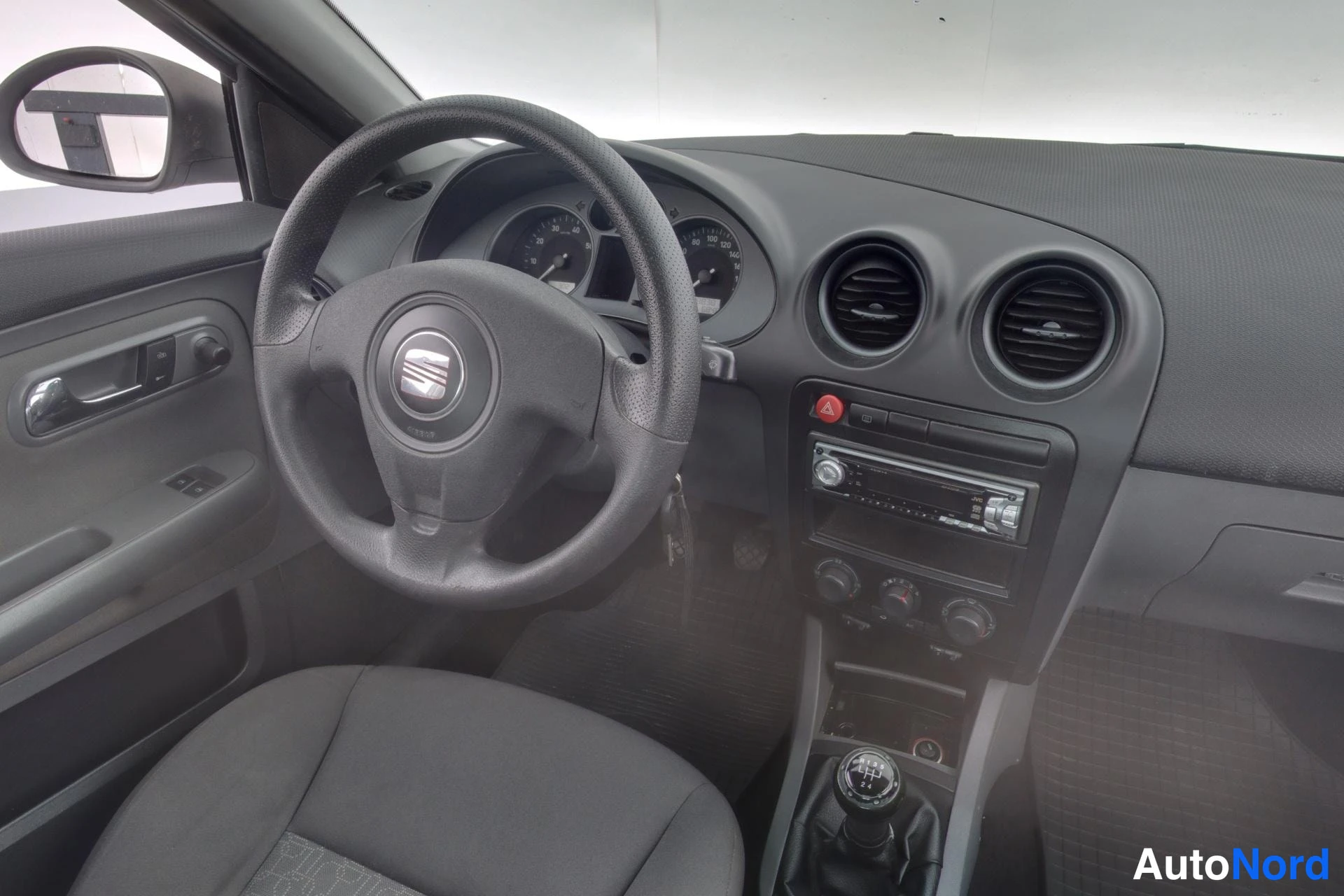 Sininen Seat Cordoba 2006, ohjaamo, kuva 9