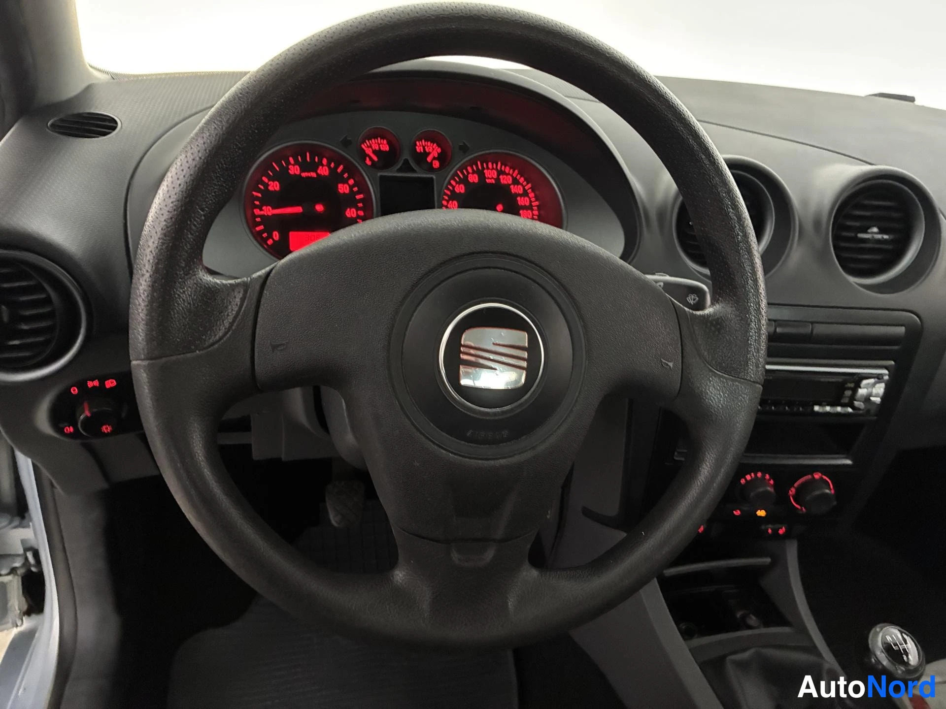 Sininen Seat Cordoba 2006, yksityiskohta, kuva 16