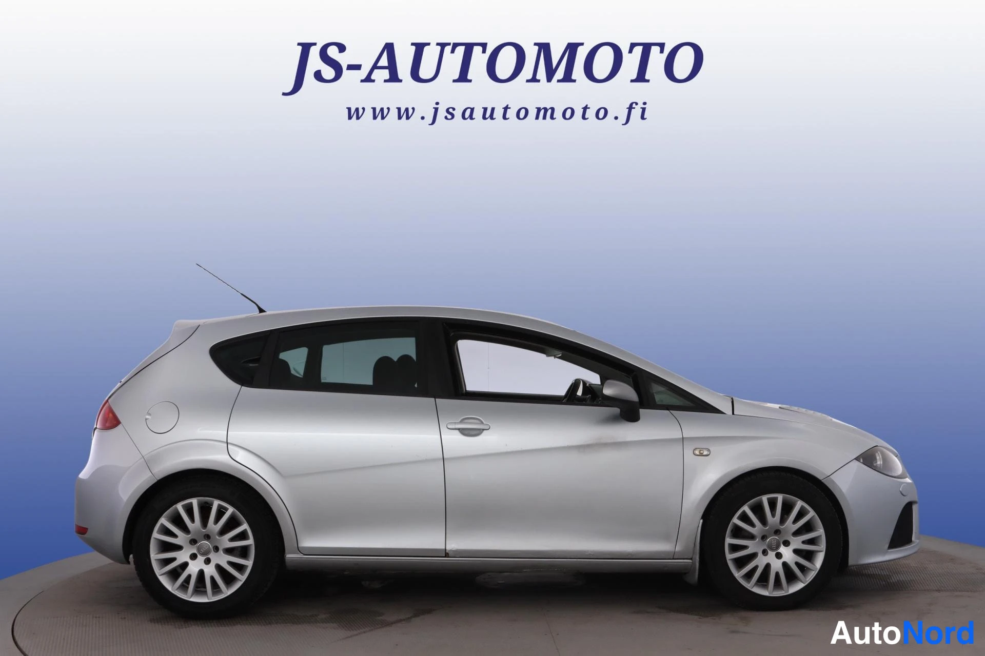 Harmaa Seat Leon 2007, sivulta, kuva 4