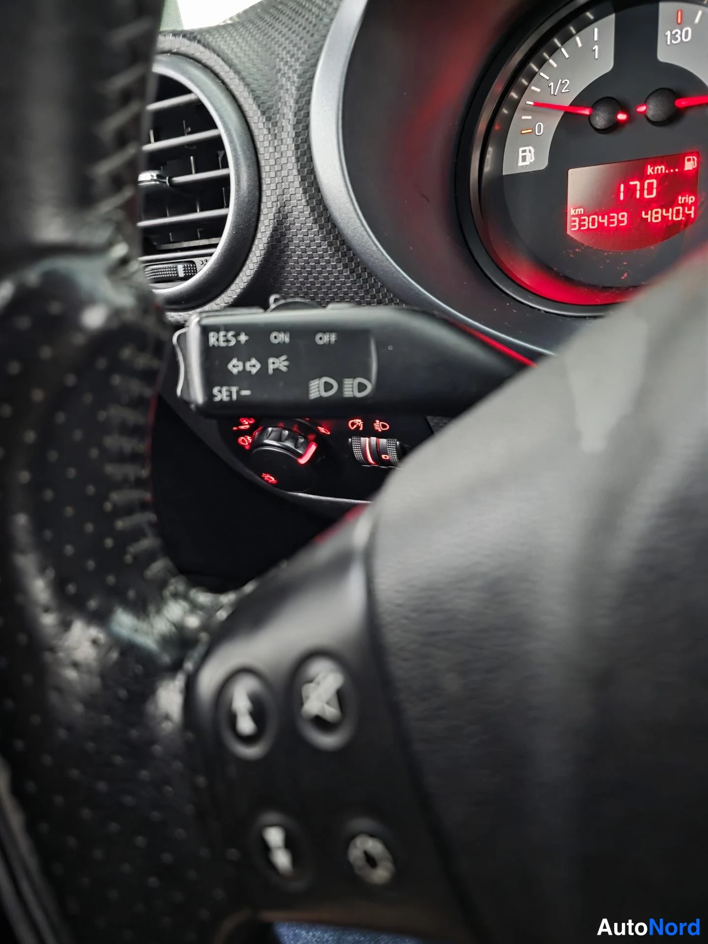 Harmaa Seat Leon 2007, ohjaamo, kuva 11