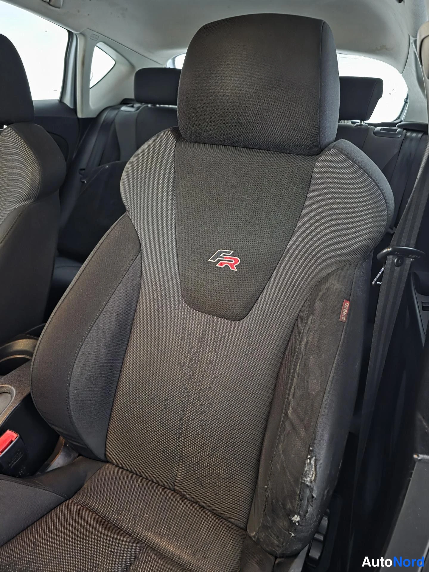 Harmaa Seat Leon 2007, etuistuimet, kuva 13
