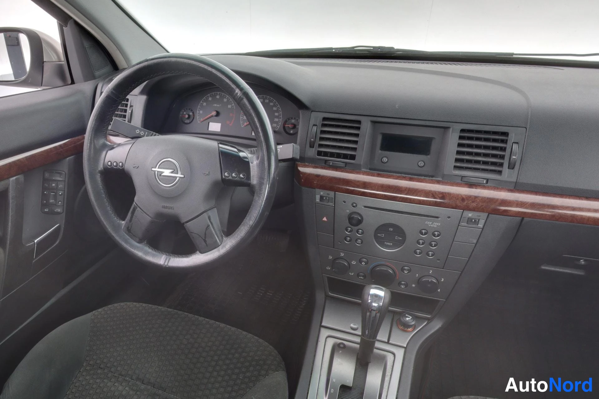 Grå Opel Vectra 2003, förarplats, bild 9