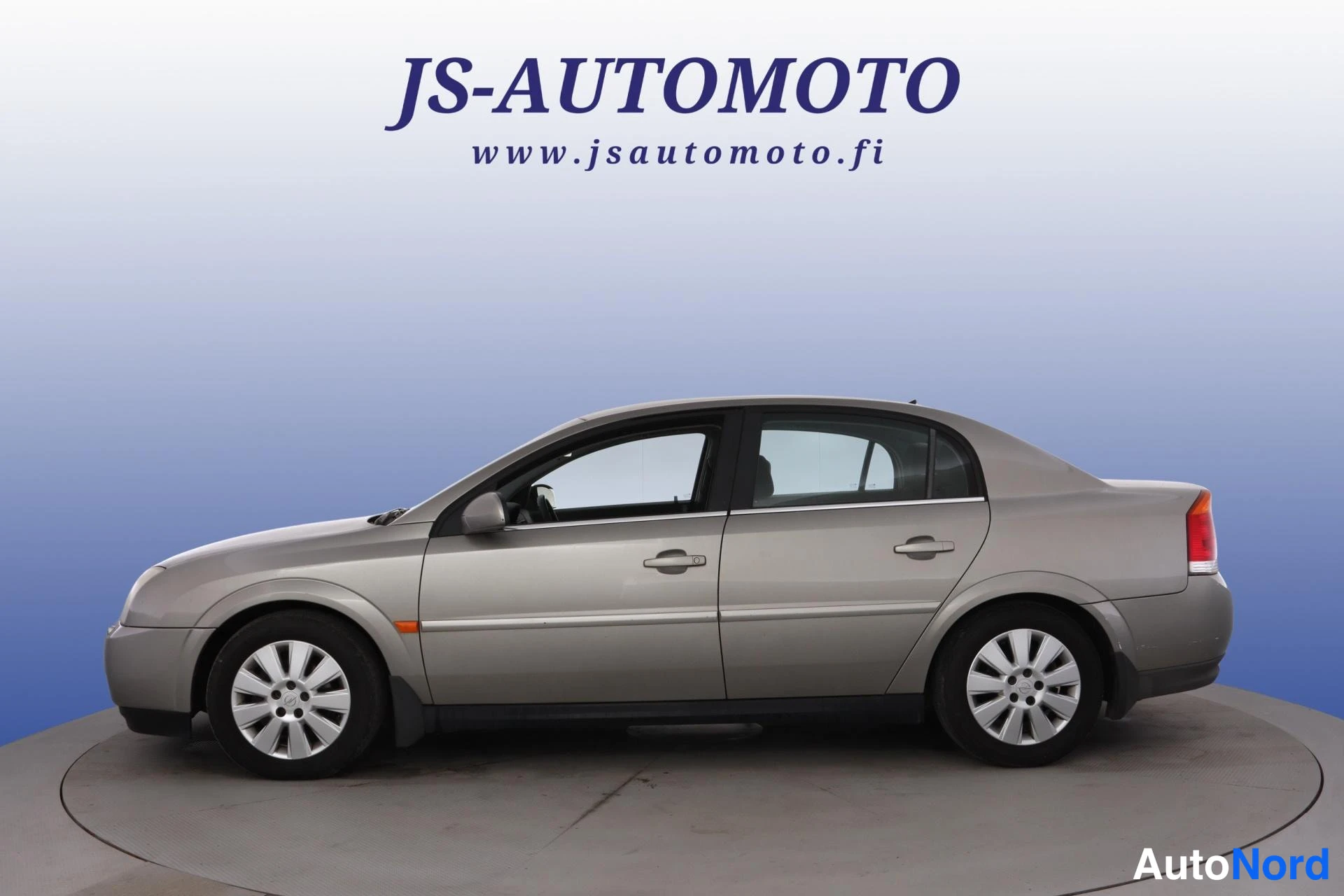 Grå Opel Vectra 2003, från sidan, bild 4