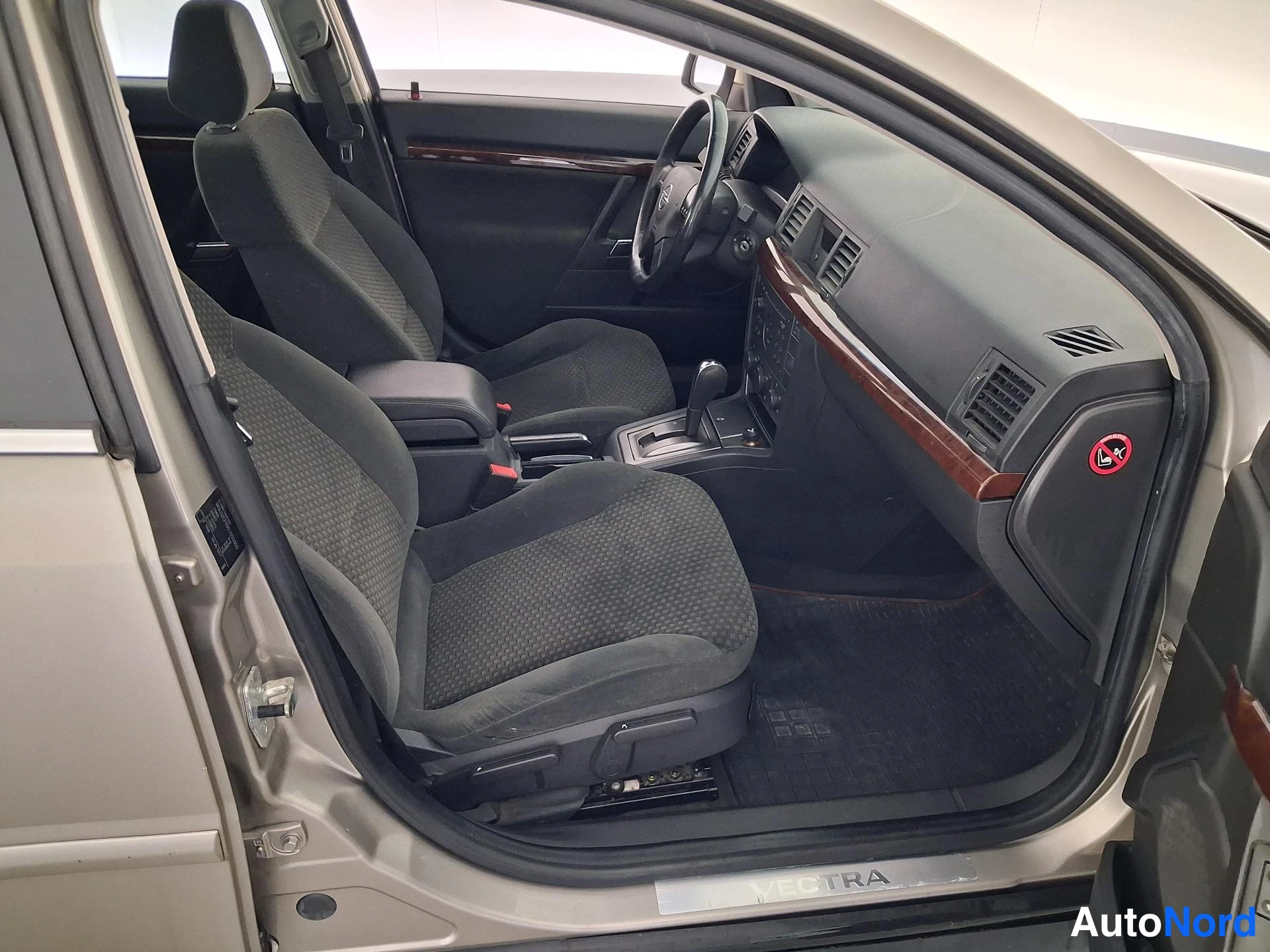 Grå Opel Vectra 2003, framsäten, bild 11
