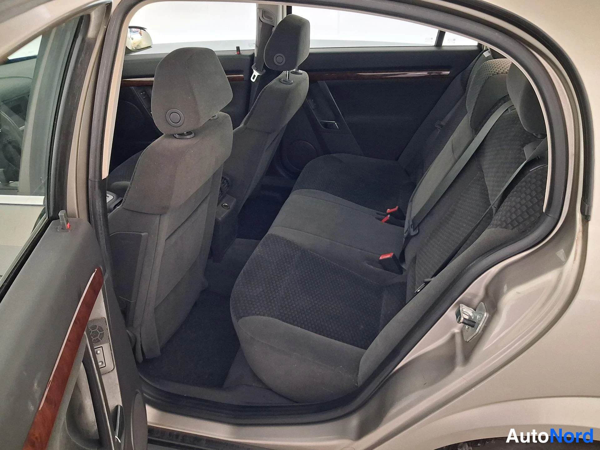 Grå Opel Vectra 2003, baksäten, bild 13