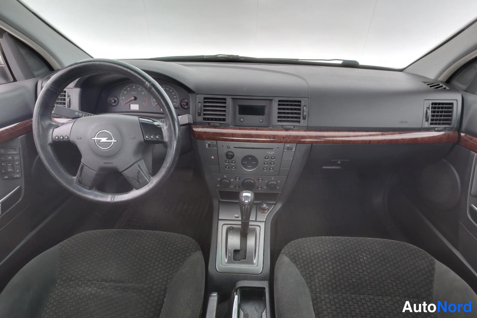 Grå Opel Vectra 2003, förarplats, bild 8